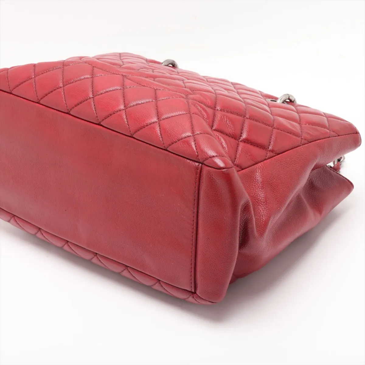 GST Caviar Skin Chain Tote Bag, Red, Gunmetal Hardware, 13357166, Serial Number 13 — view 3
