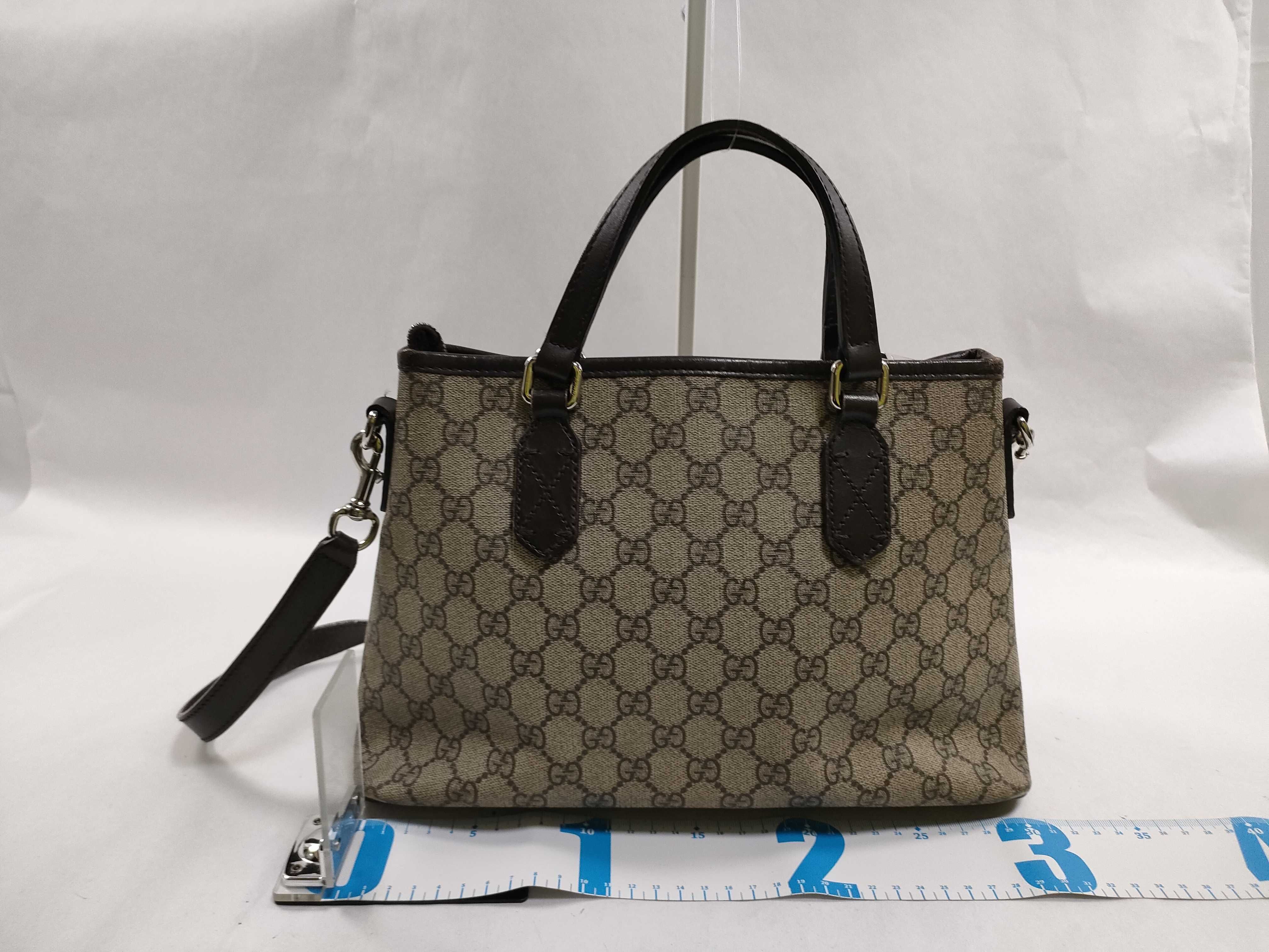 GG Supreme 2-Way Bag Handbag — view 2