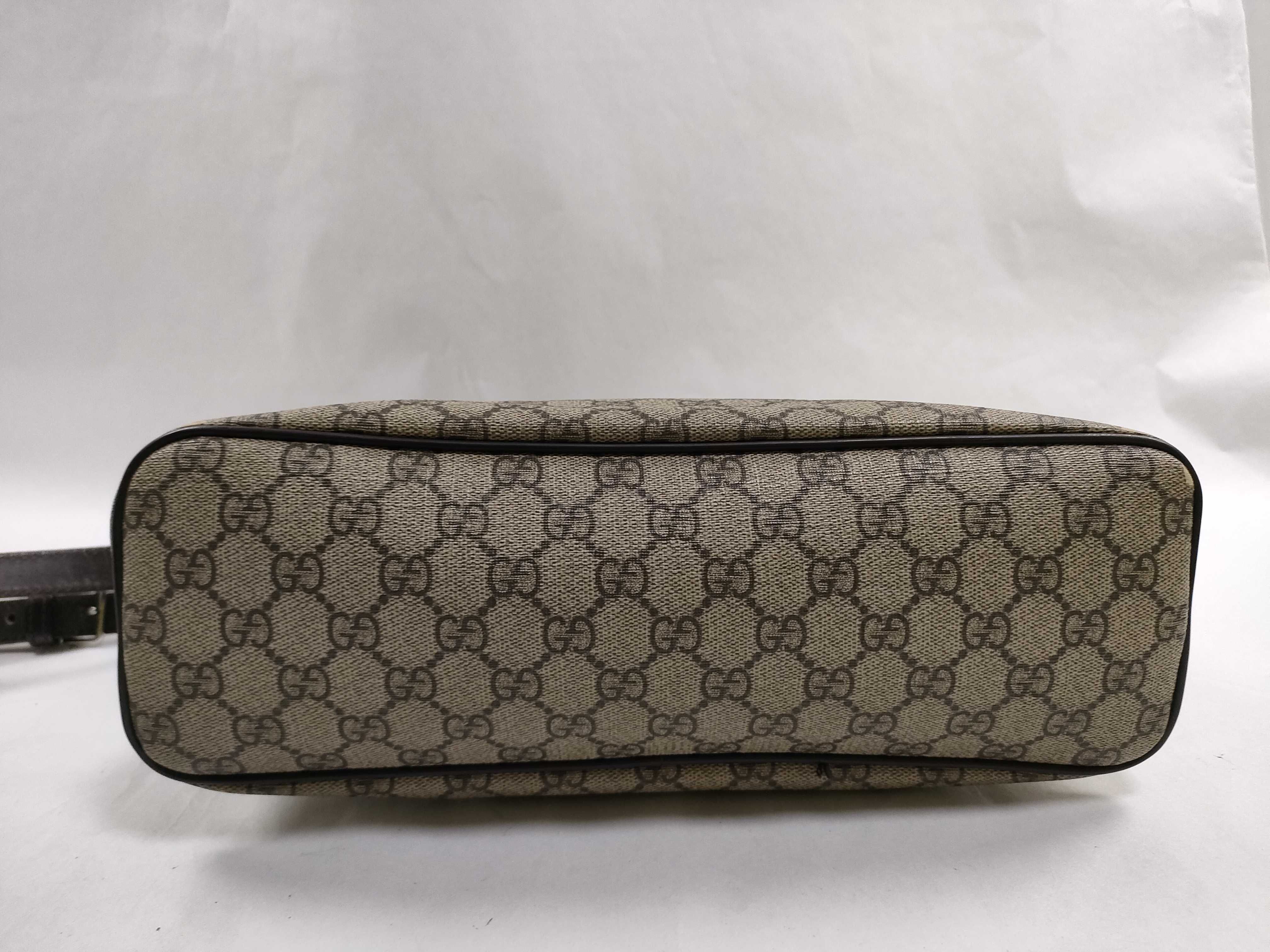 GG Supreme 2-Way Bag Handbag — view 11