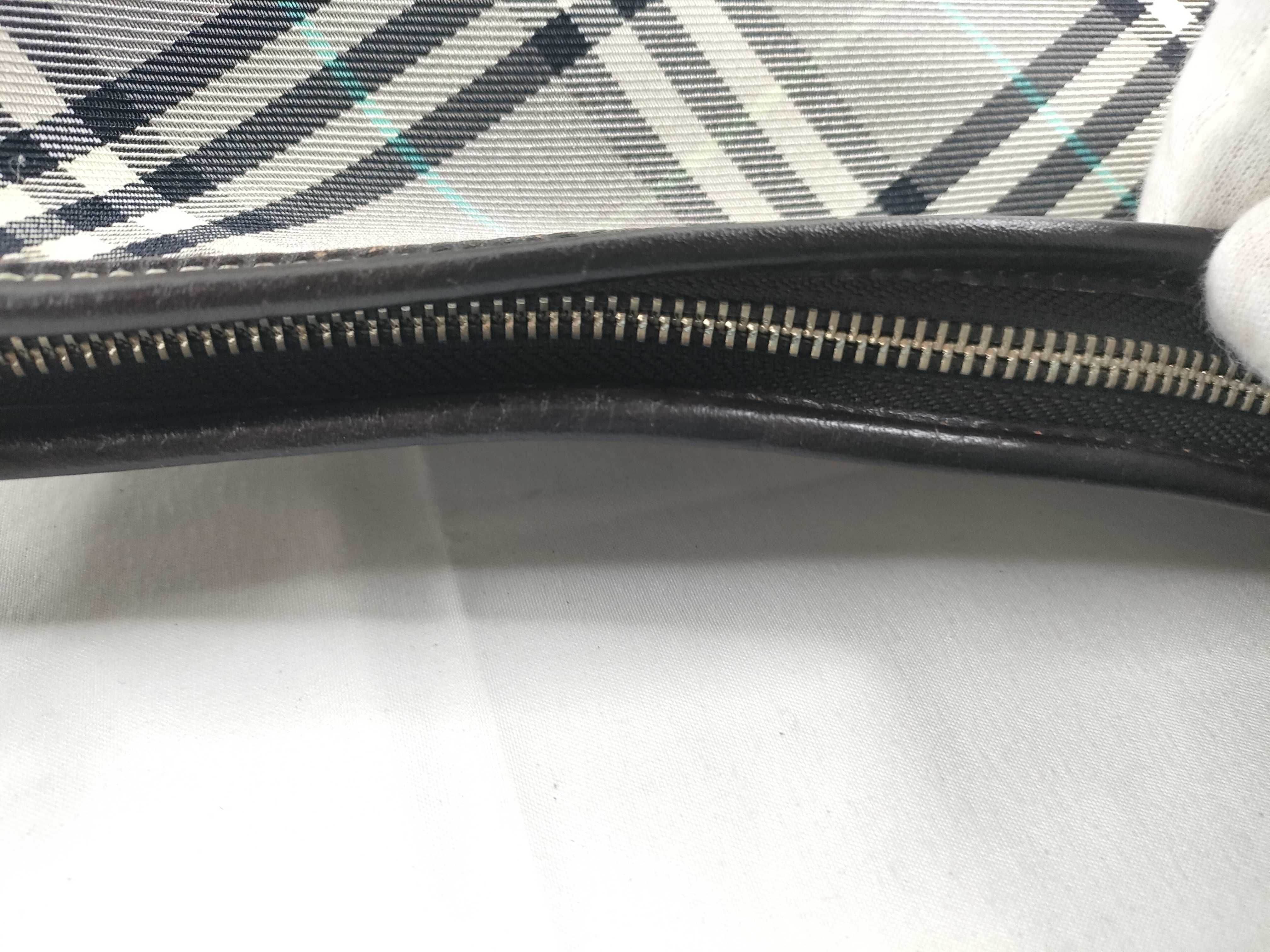 Blue Label Shoulder Bag, Check Pattern Shoulder Bag — view 9