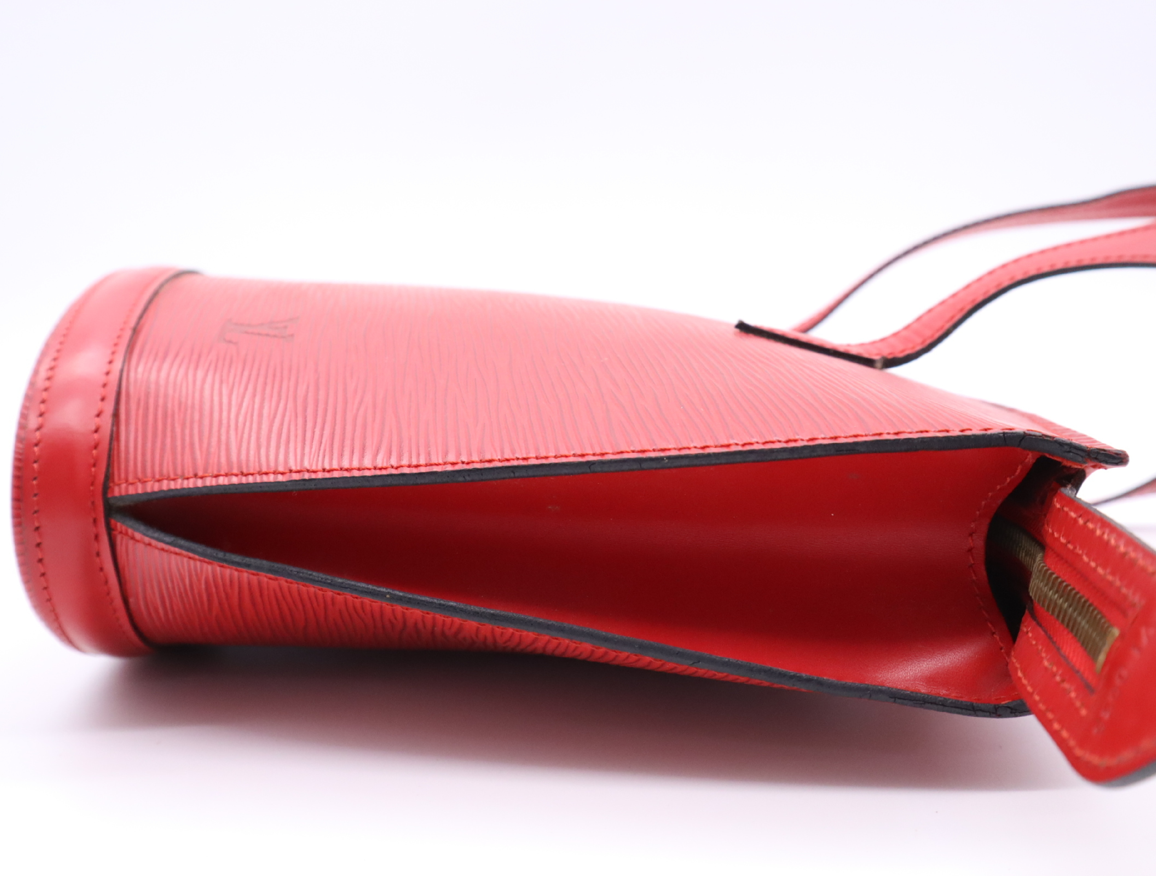 M52277 Epi Saint Jacques Castilian Red Tote Bag — view 5