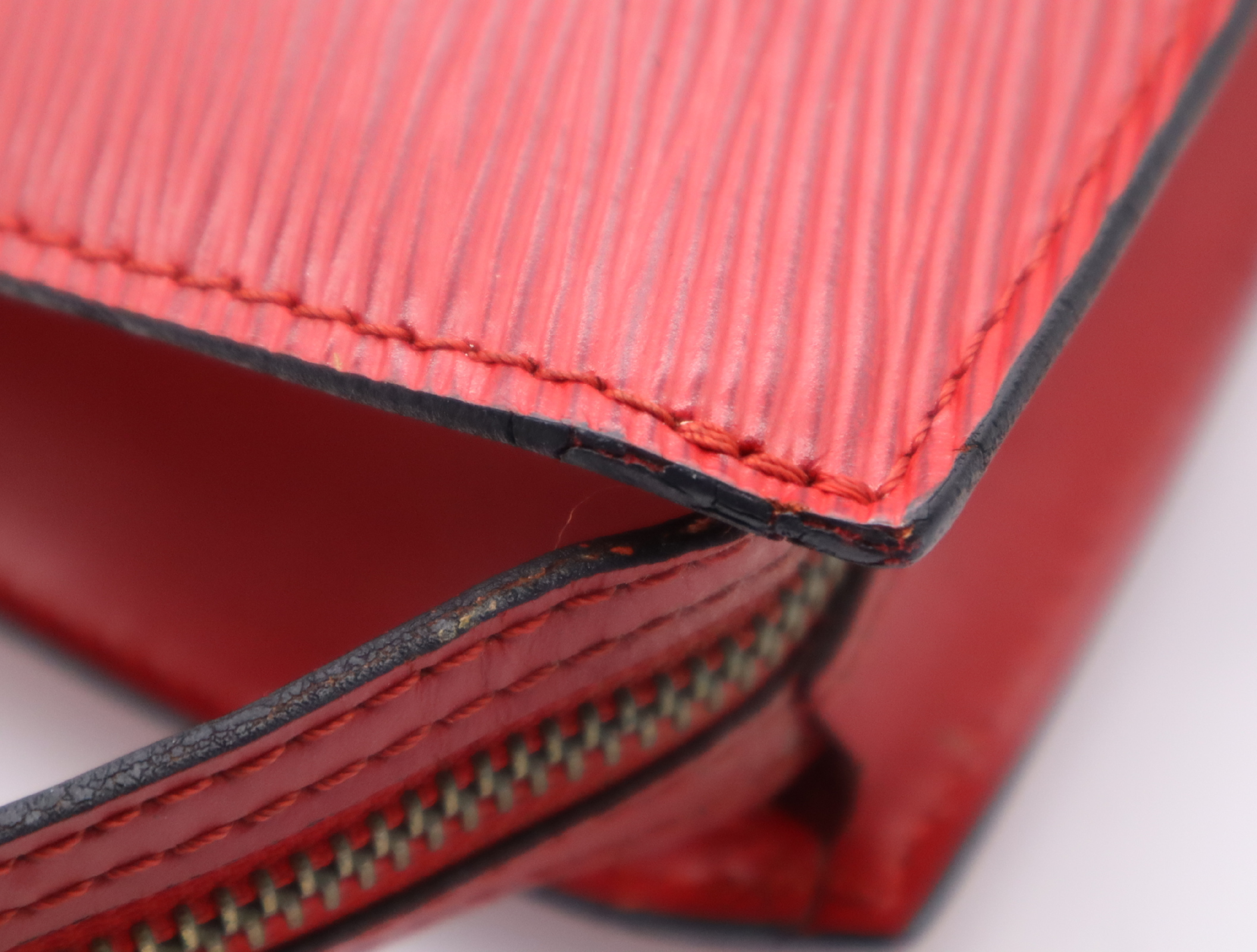 M52277 Epi Saint Jacques Castilian Red Tote Bag — view 8