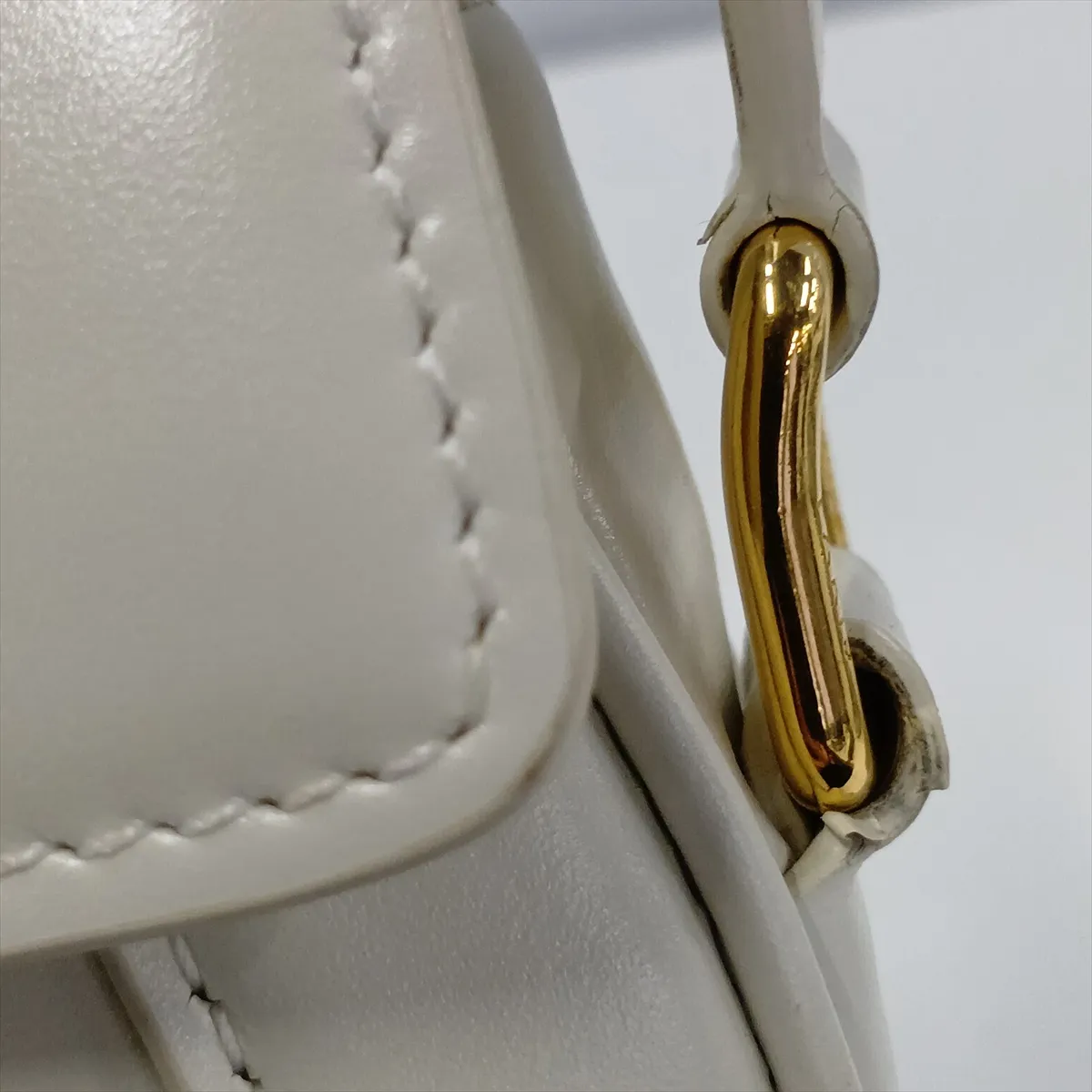 Besace 16-Case Small Leather Shoulder Bag, White — view 10