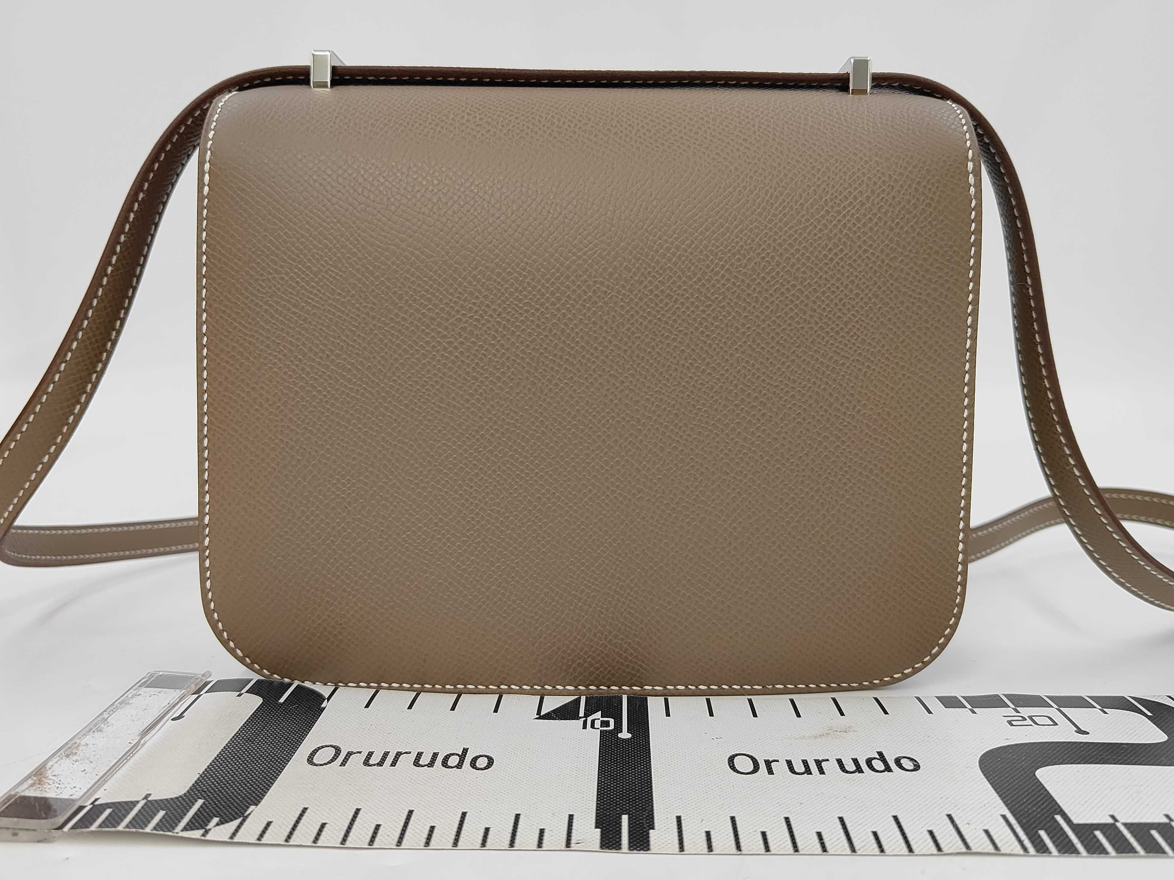 Constance Mini 18, Veau Epsom leather, Etoupe color, silver hardware, G stamp, shoulder bag — view 2