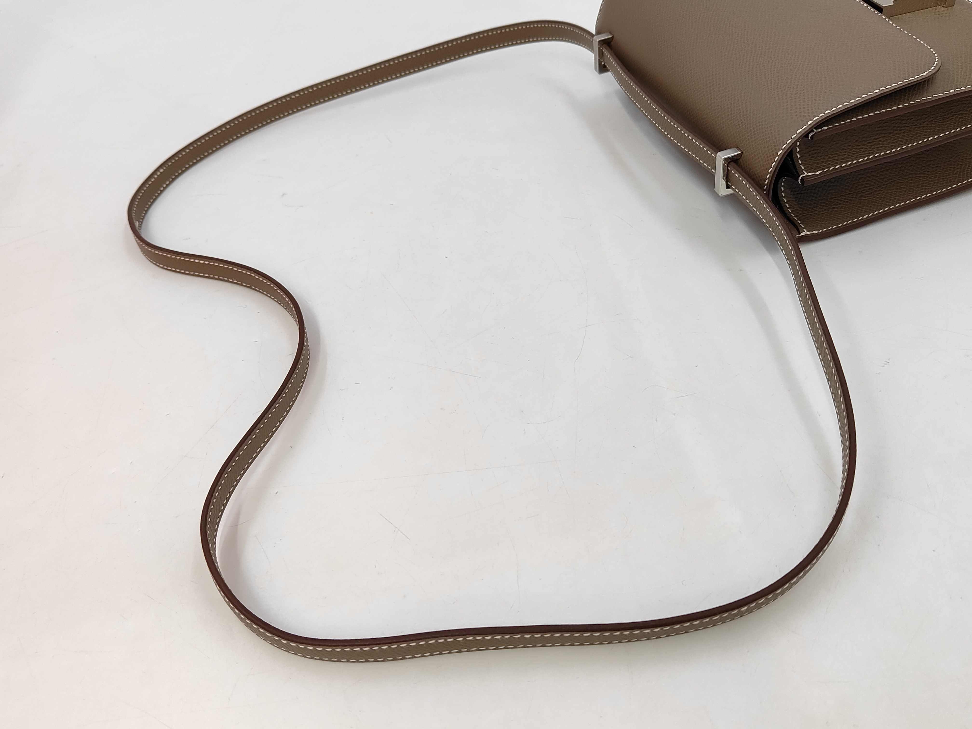 Constance Mini 18, Veau Epsom leather, Etoupe color, silver hardware, G stamp, shoulder bag — view 3