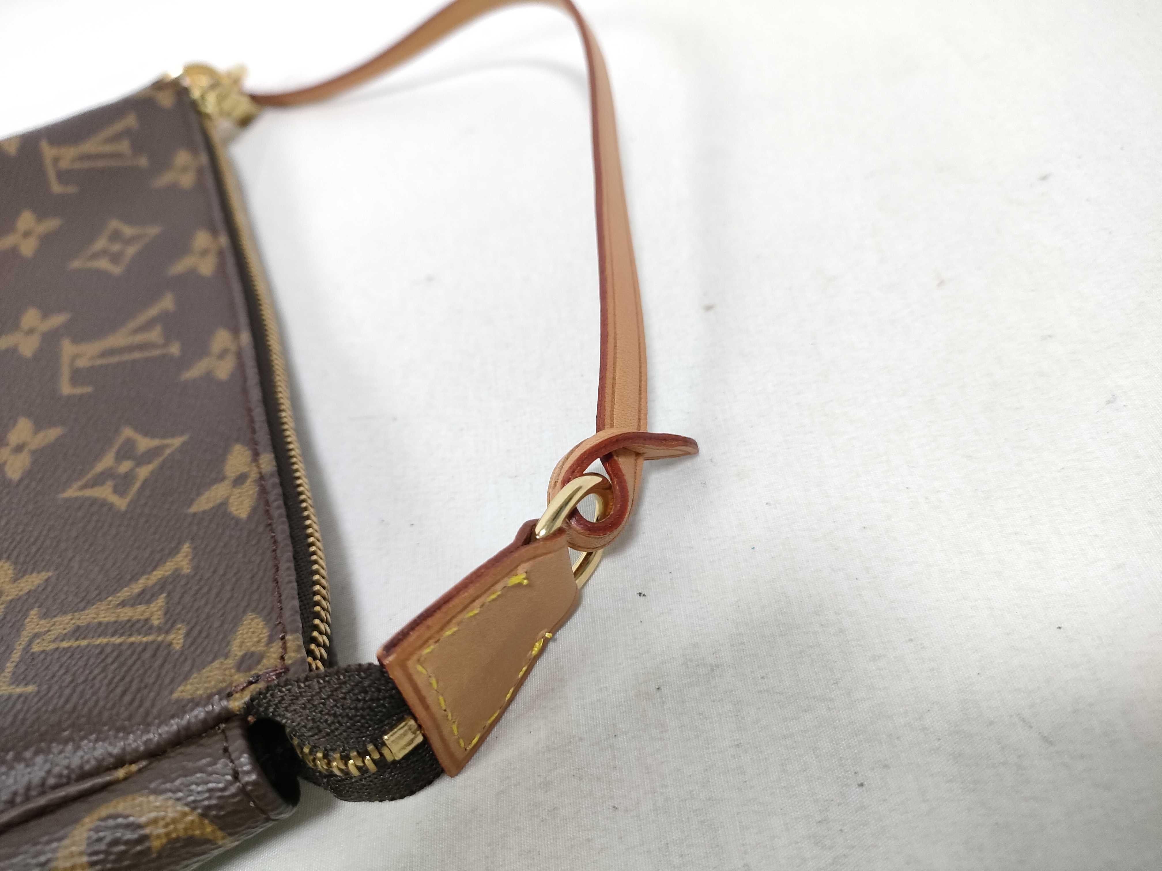 Monogram Louis Vuitton Pochette Accessoires Pouch — view 9