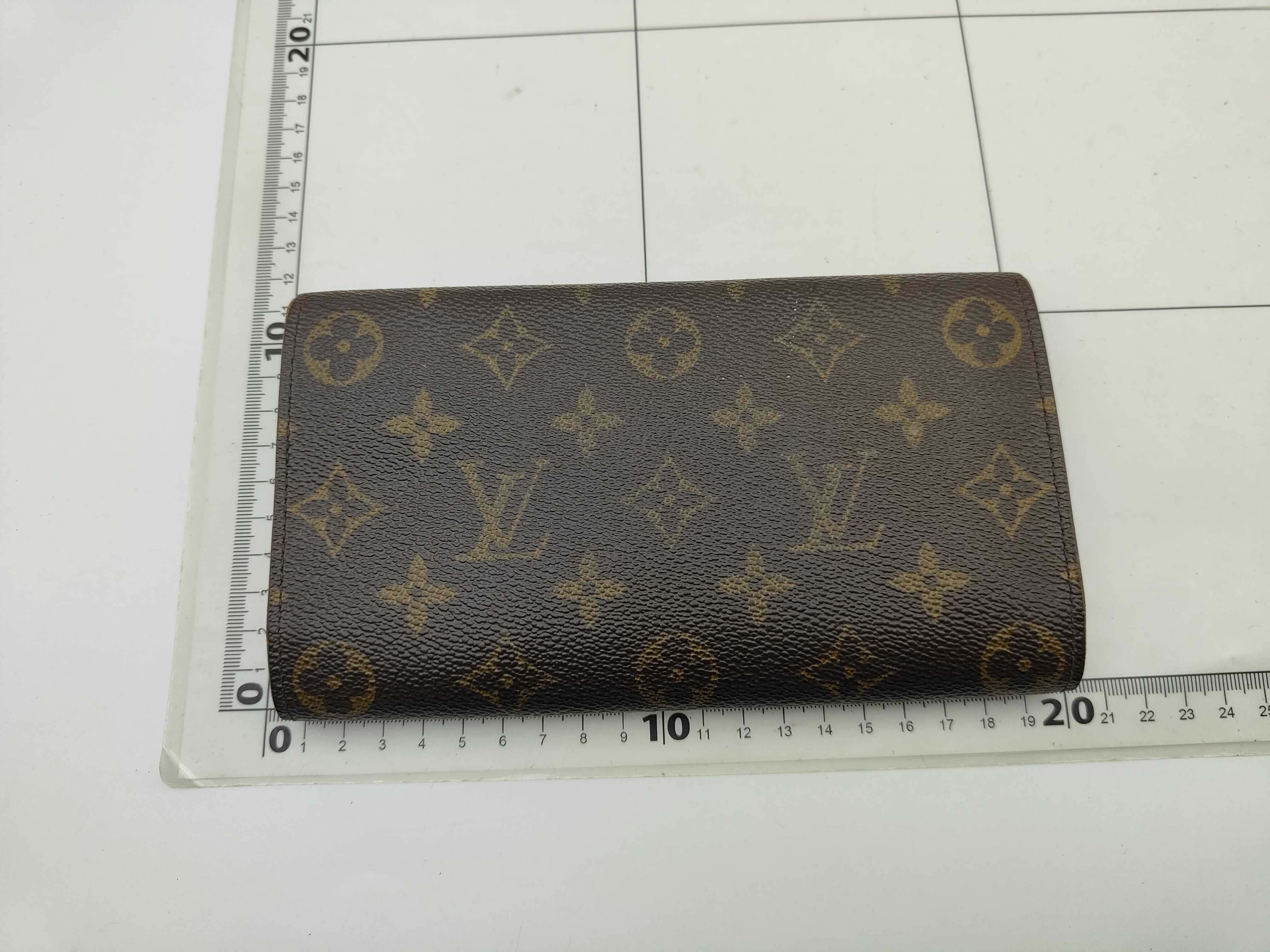 wallet — view 2