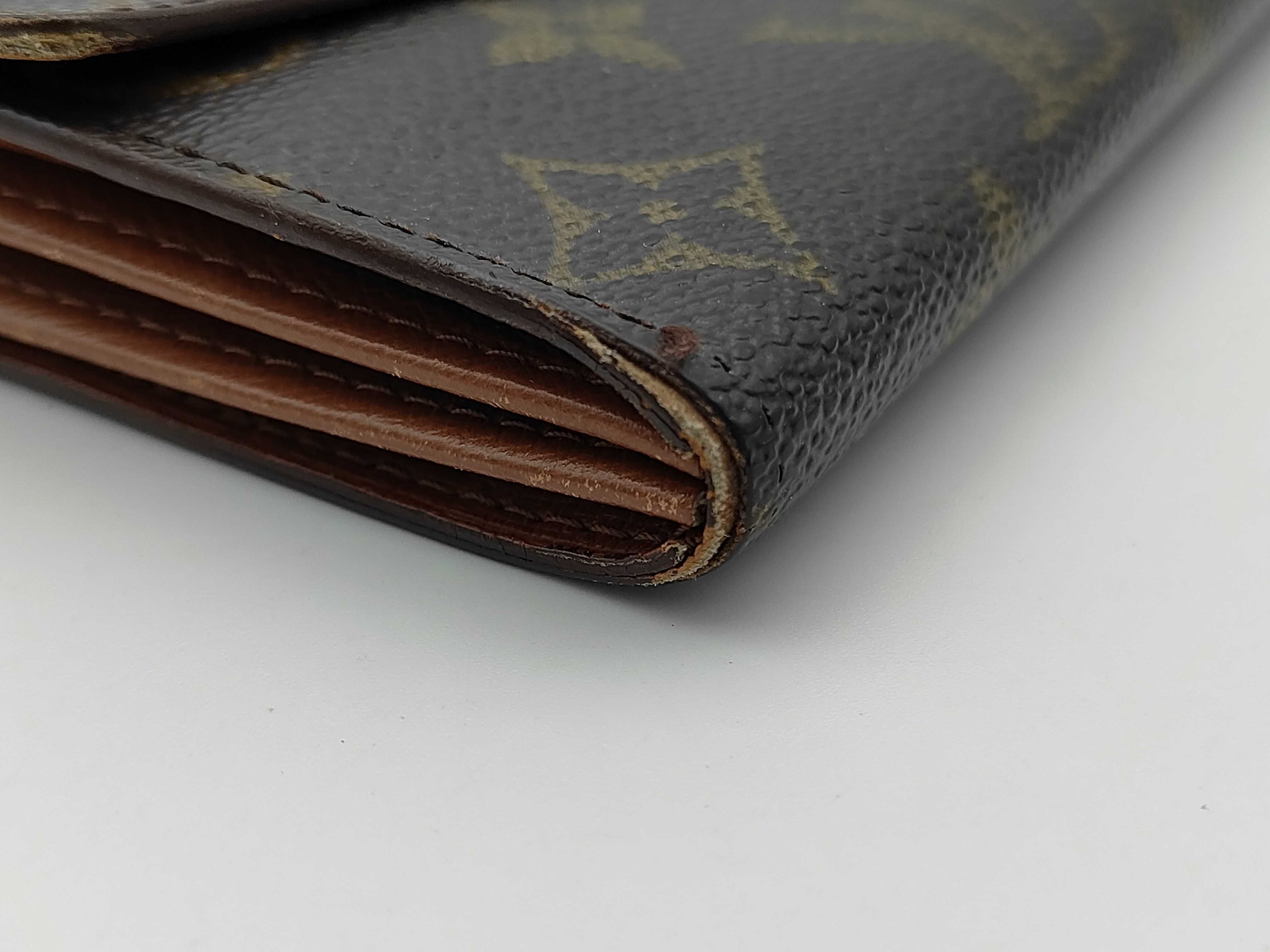 wallet — view 3