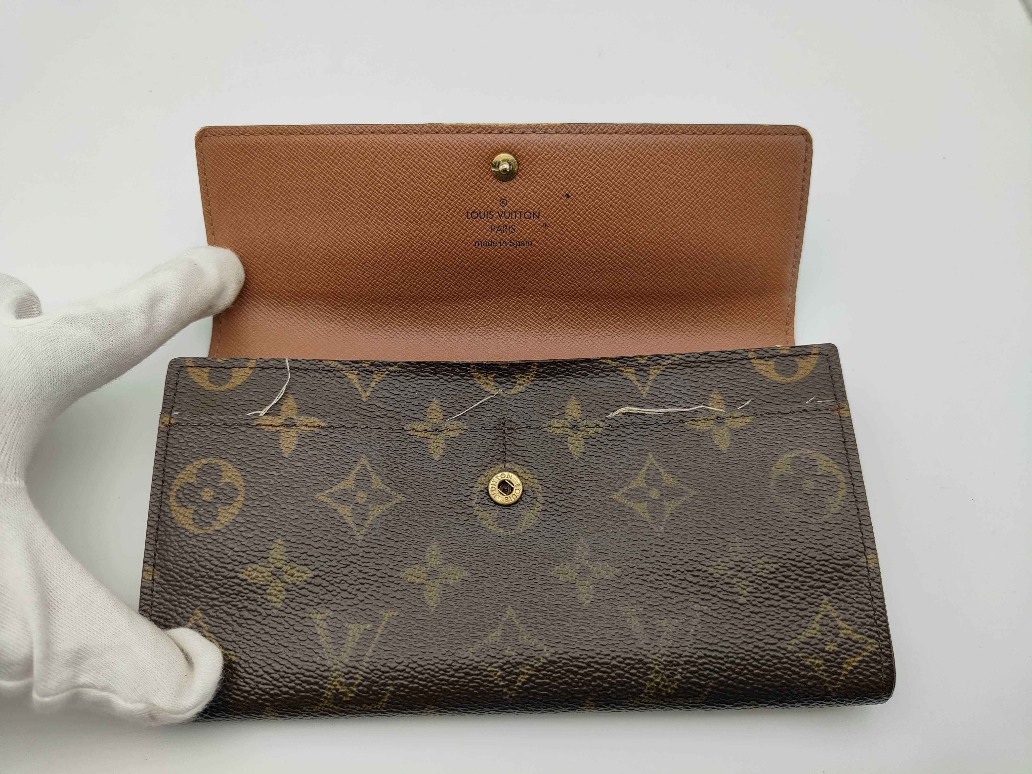 wallet — view 4