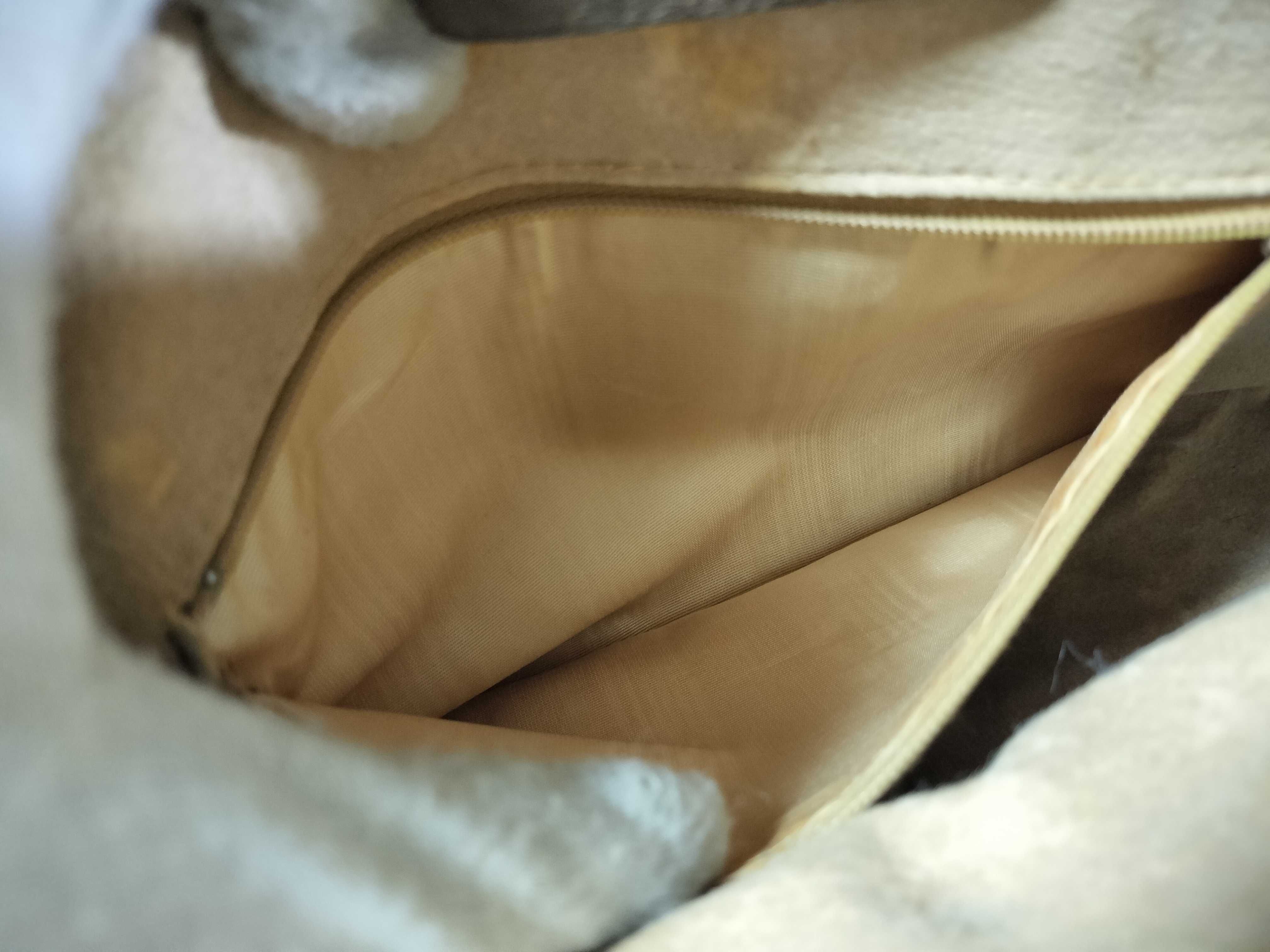 GG Supreme Old Sherry Shoulder Bag — view 13