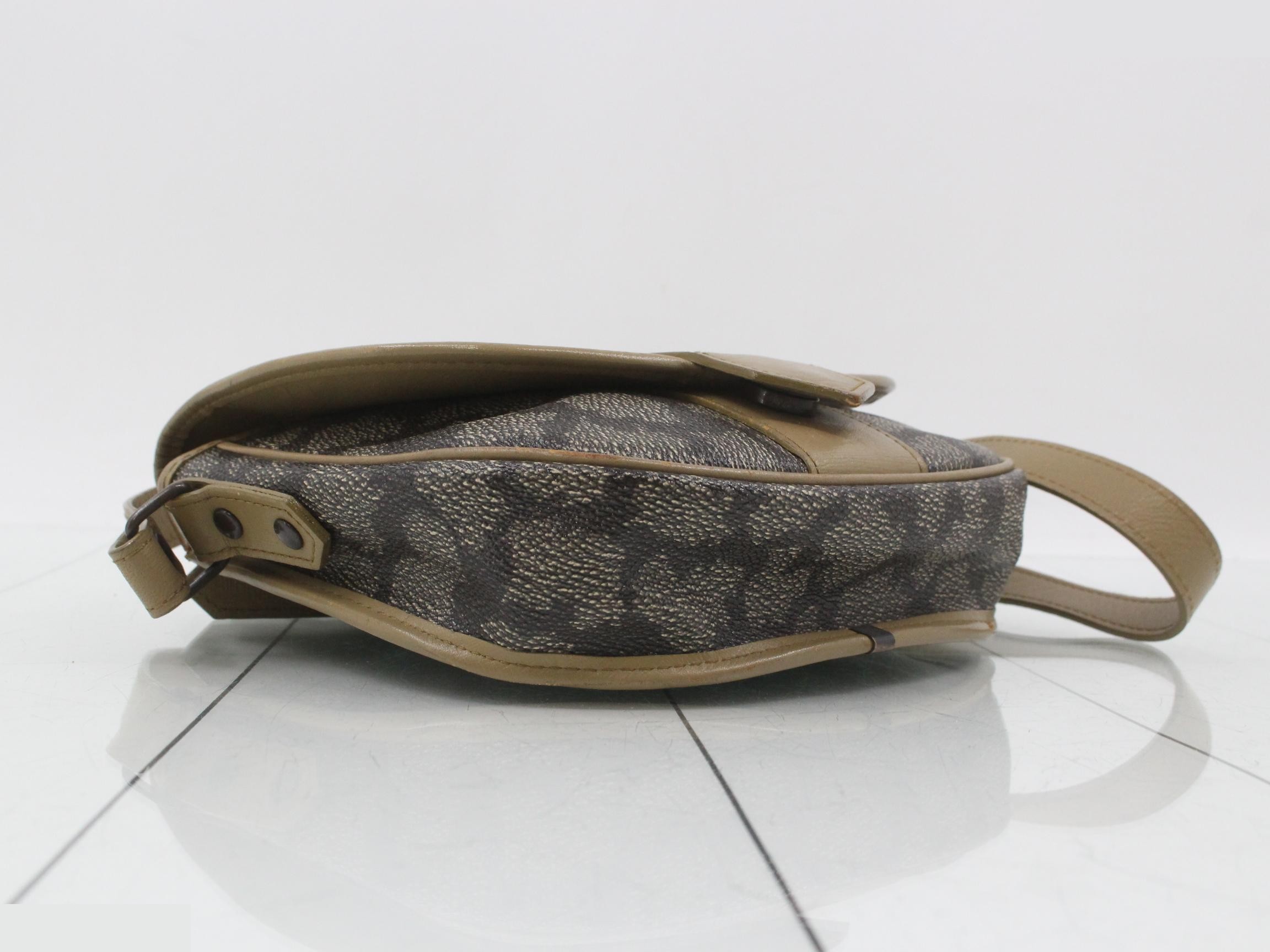 Yves Saint-Laurent (YSL) Shoulder Bag — view 5