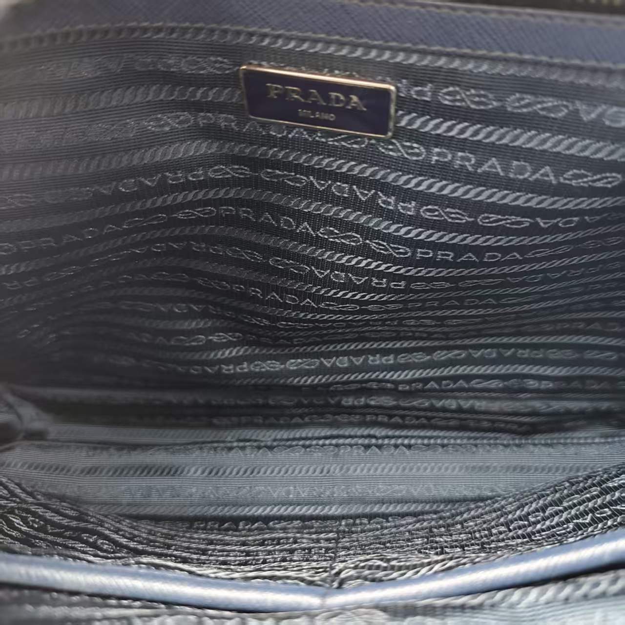 【*Shipped from: China*】PRADA Leather Shoulder Bag — view 7