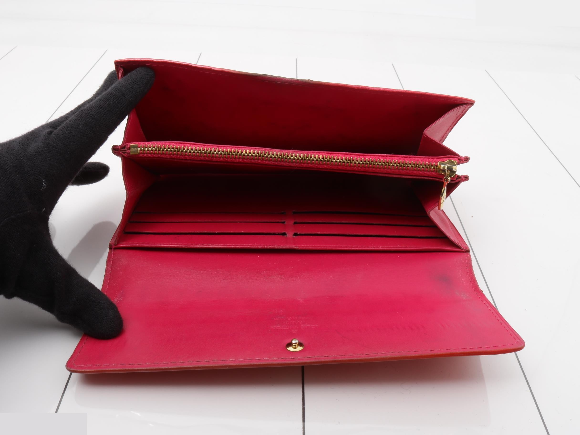 LV Vernis Bi-fold Long Wallet — view 4