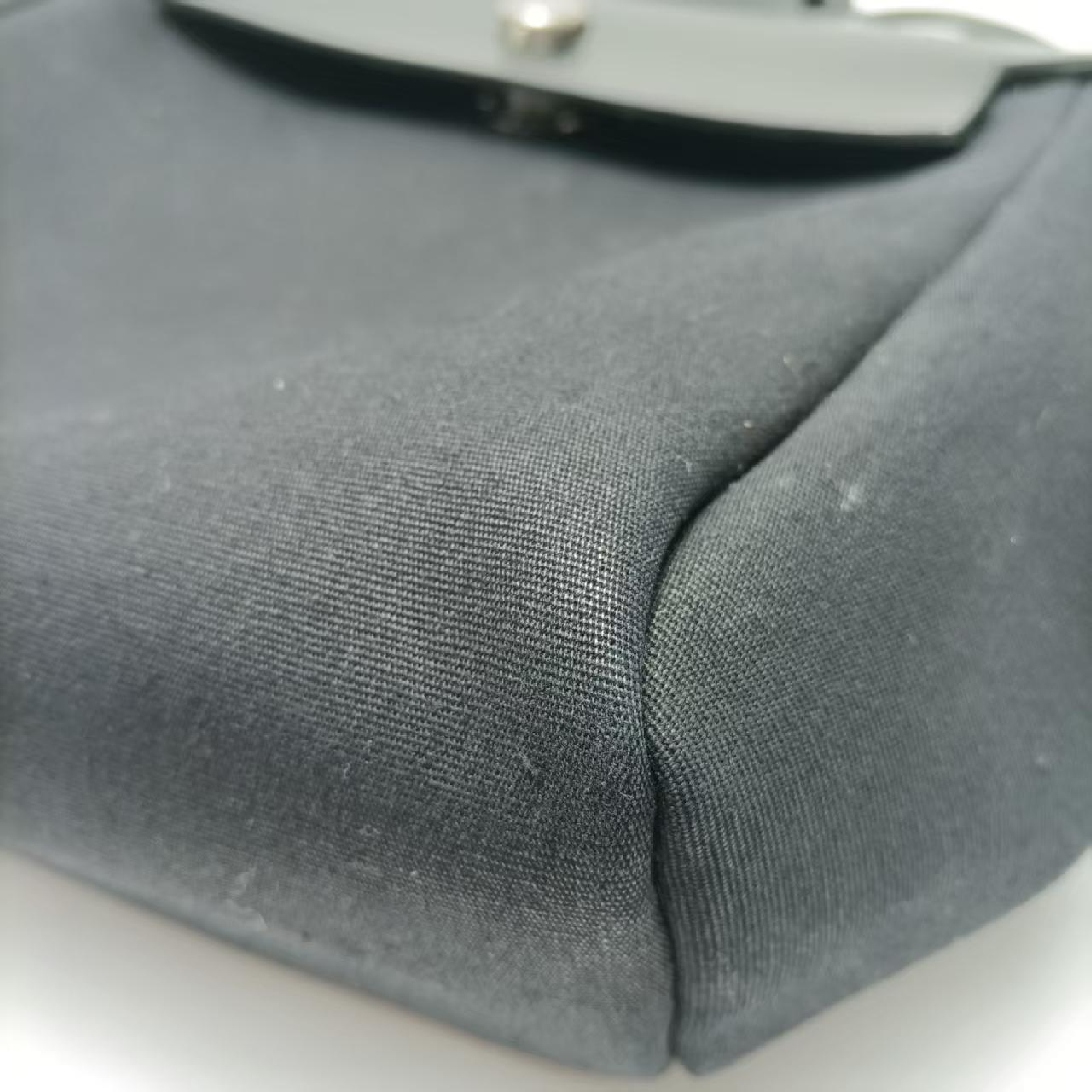 Herbag 31 Canvas Shoulder Bag C Engraved Shoulder Bag — view 7