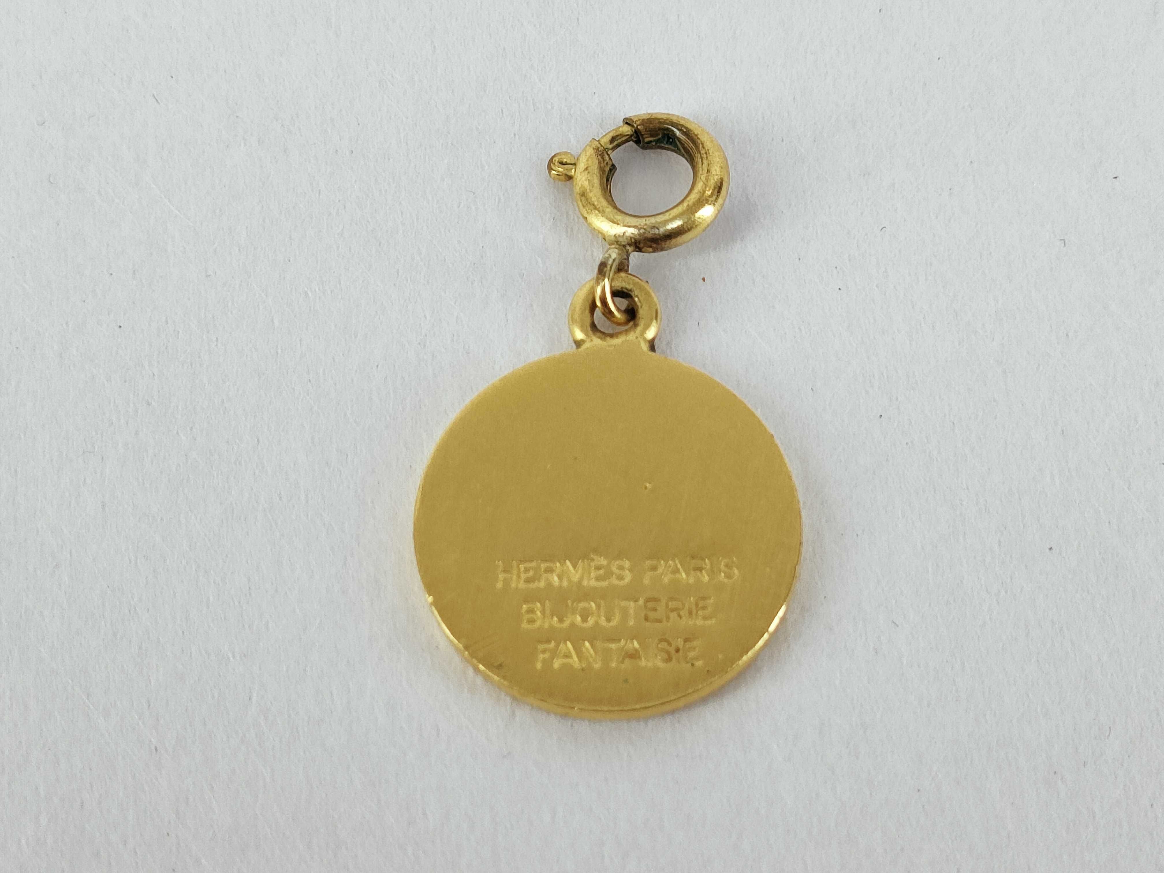 Sellier Pendant Top — view 2