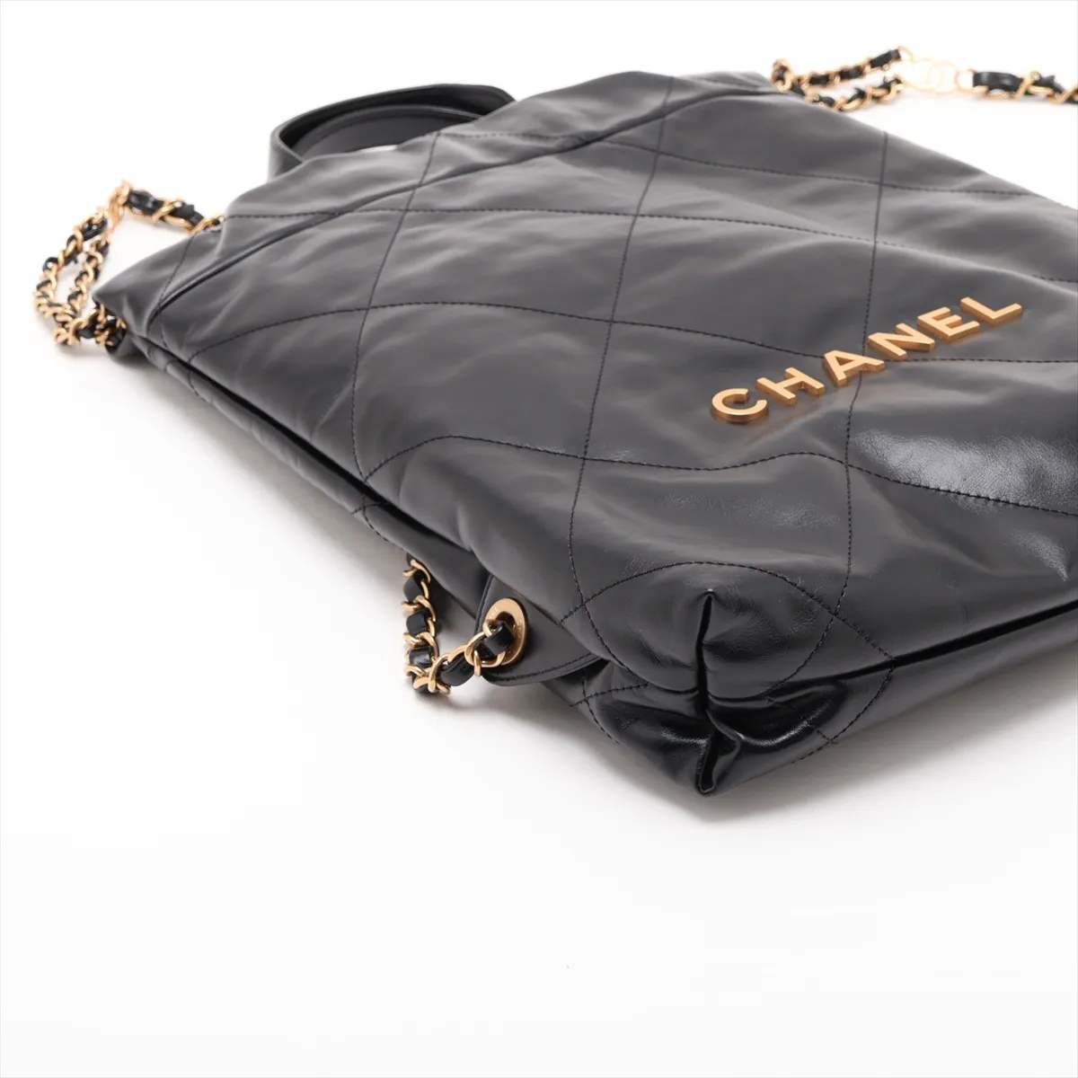22 Backpack Shiny Calfskin Chain Backpack Black Gold Hardware HHPKANPC Random Plate — view 4