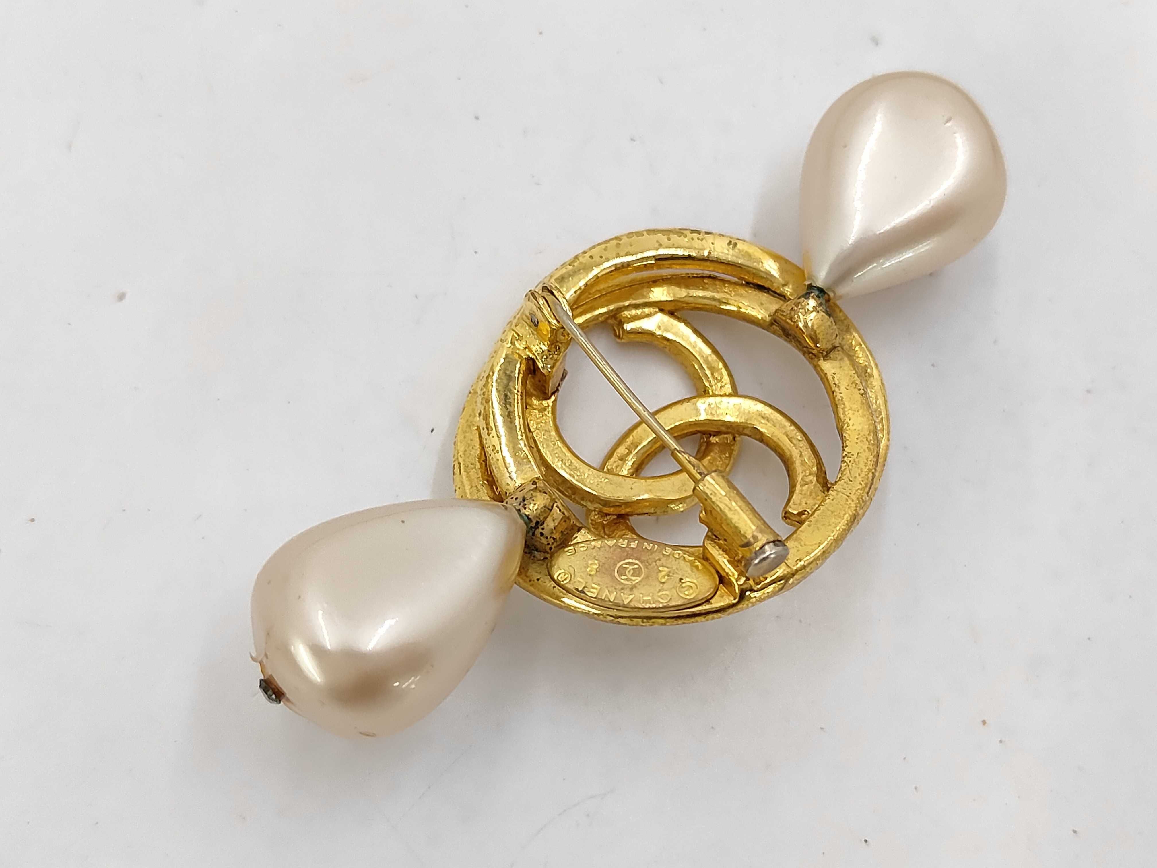 Coco Mark Pearl Brooch — view 2