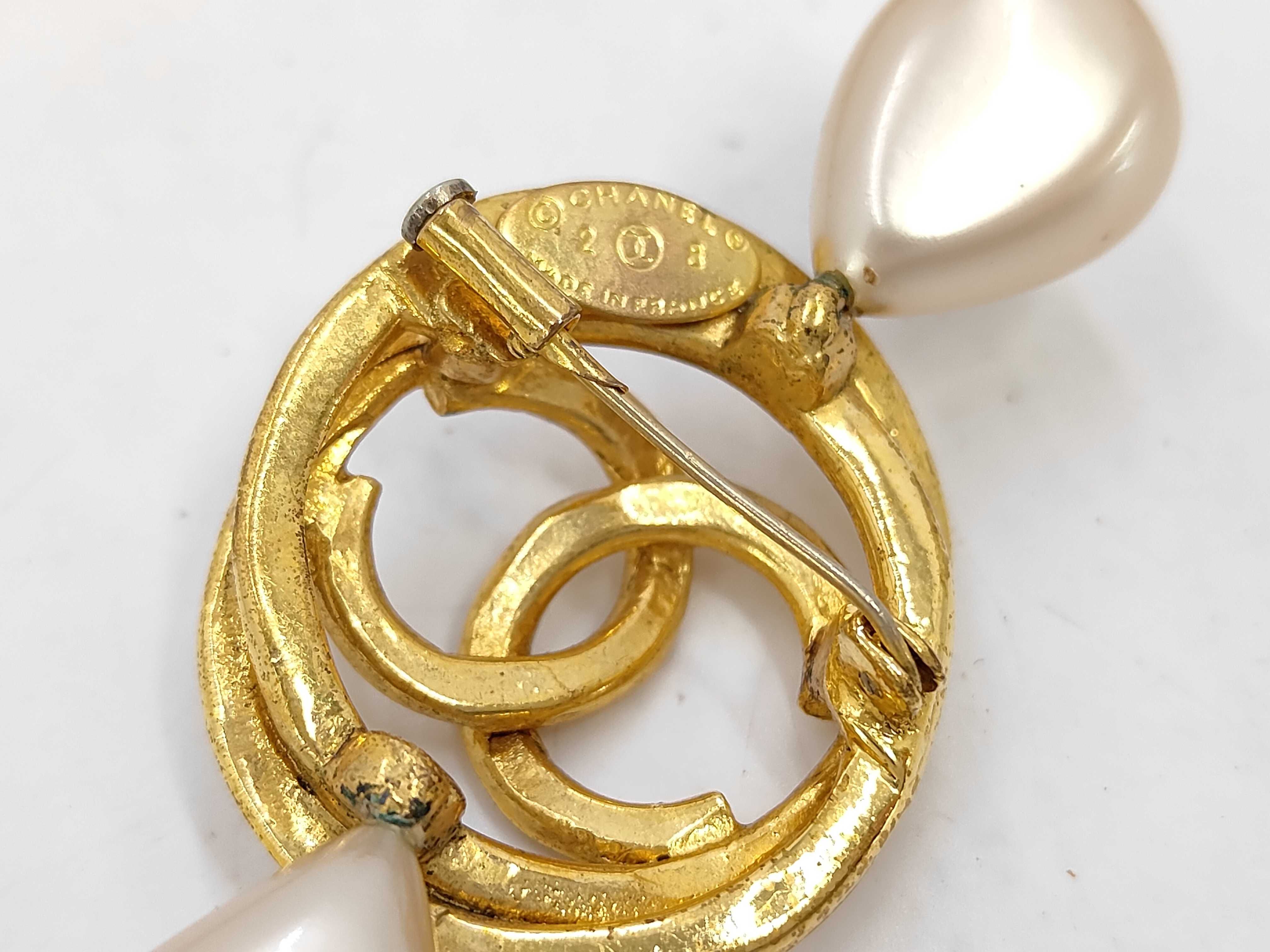 Coco Mark Pearl Brooch — view 4