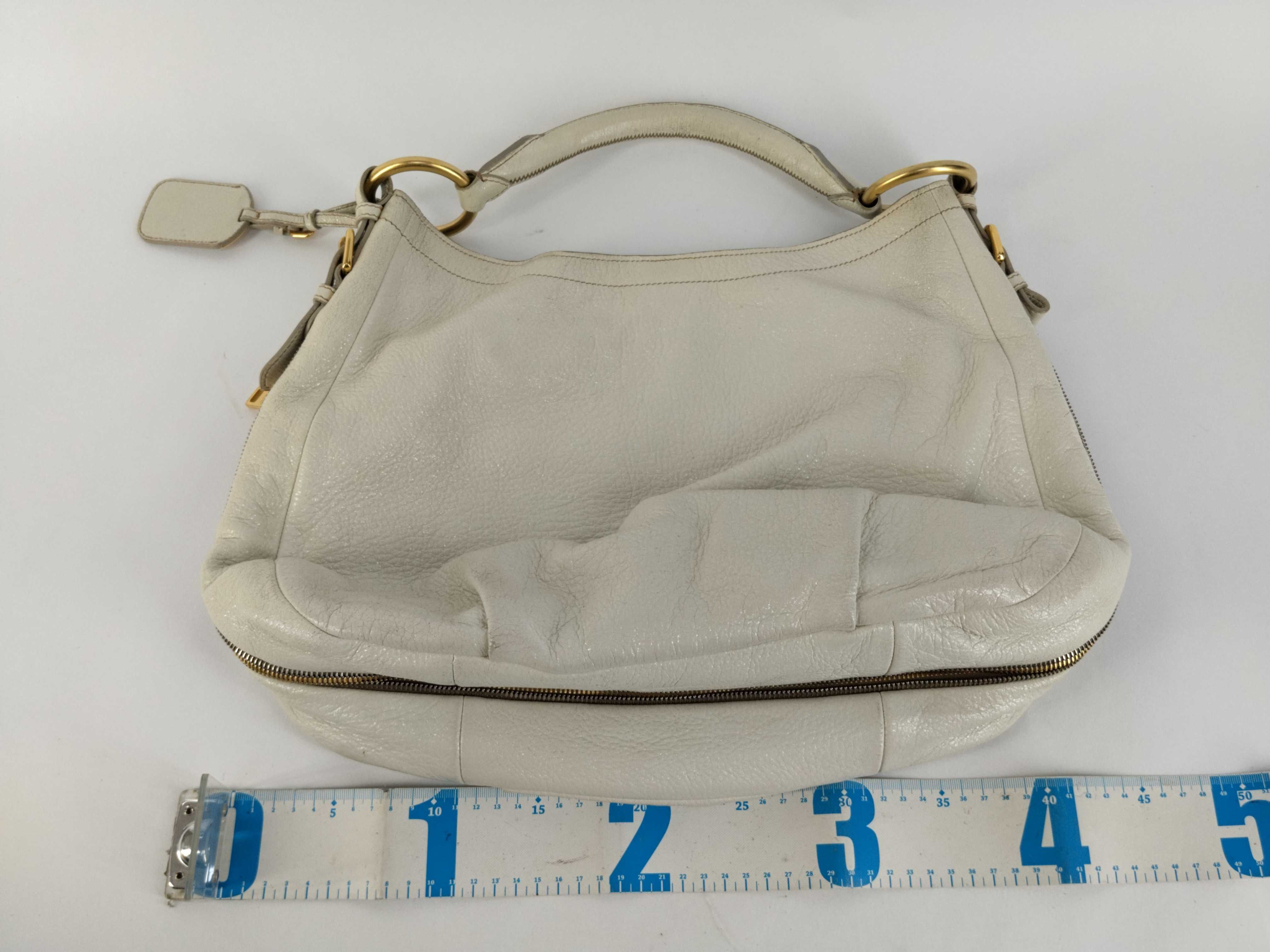 Hobo Vitello Side Zip Shoulder Bag White Shoulder Bag — view 2