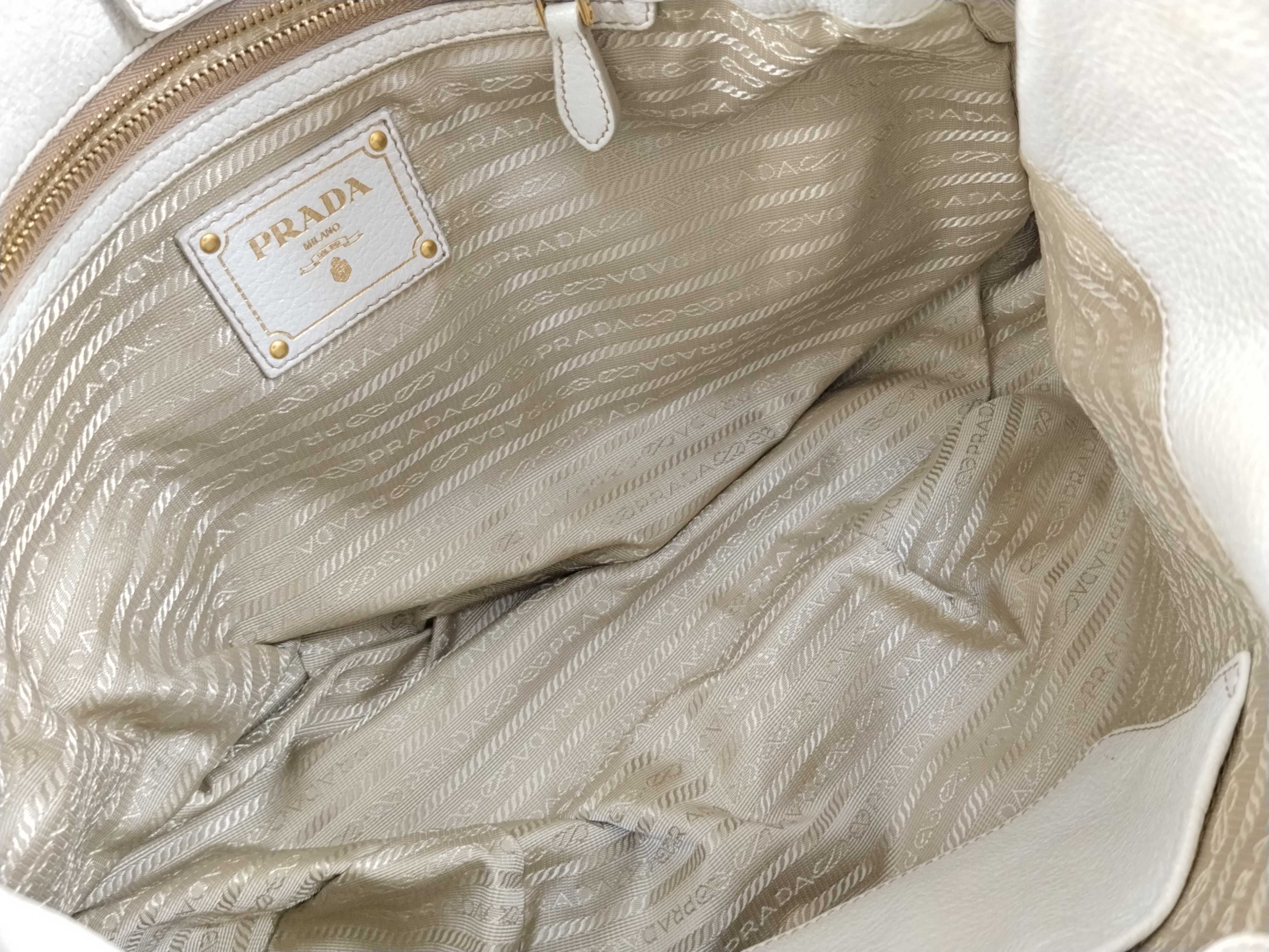 Hobo Vitello Side Zip Shoulder Bag White Shoulder Bag — view 11