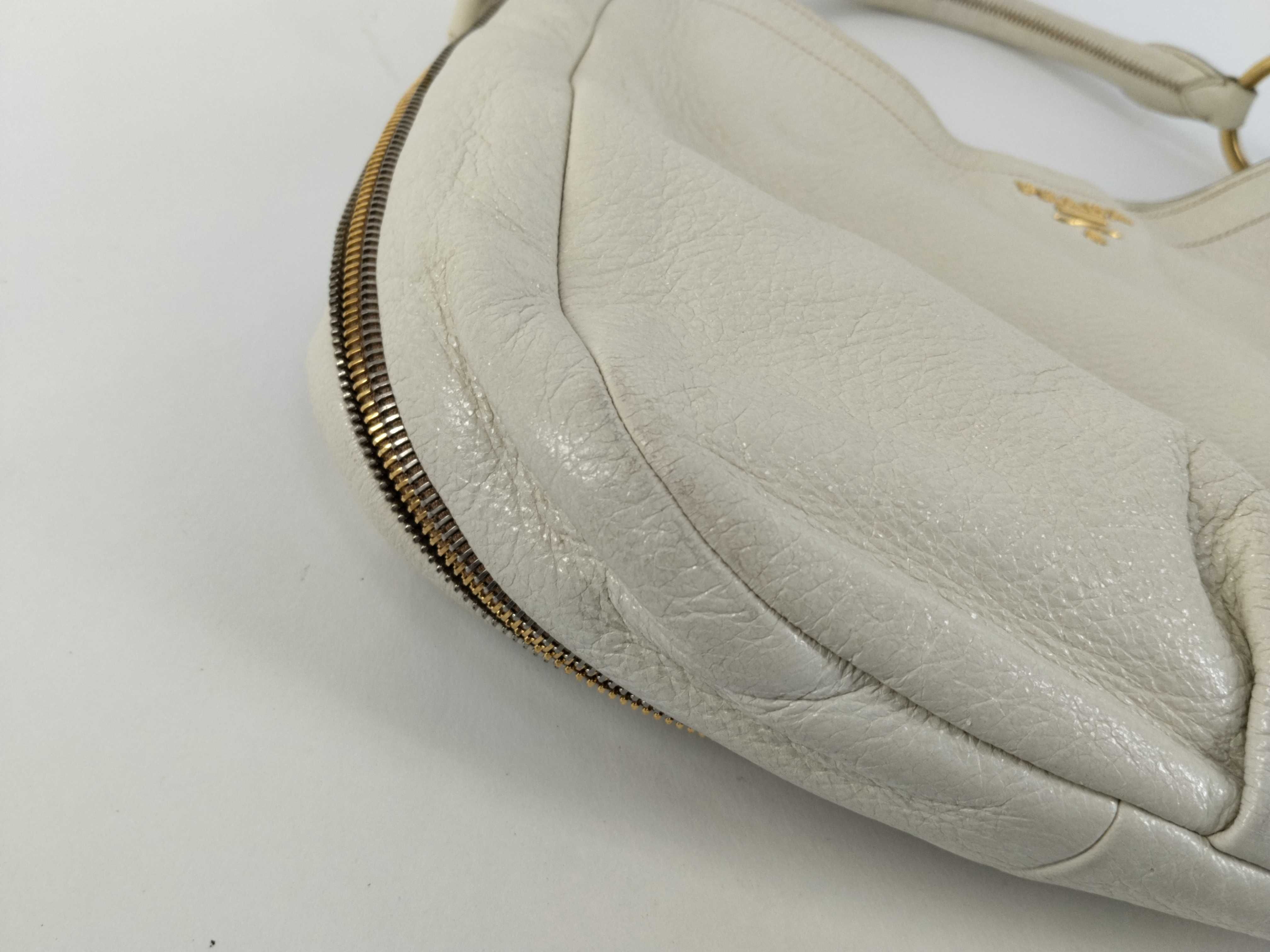 Hobo Vitello Side Zip Shoulder Bag White Shoulder Bag — view 4