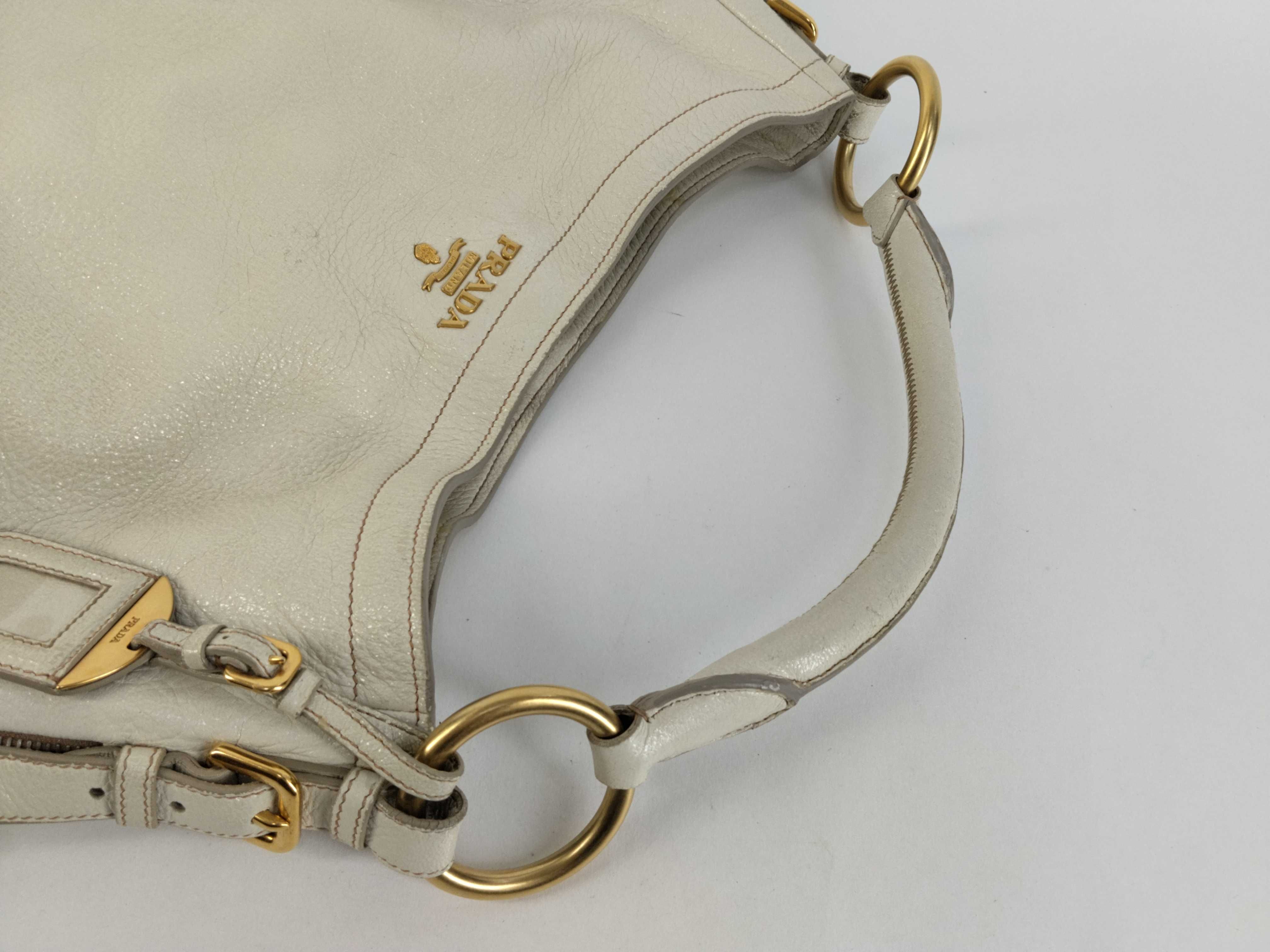 Hobo Vitello Side Zip Shoulder Bag White Shoulder Bag — view 5