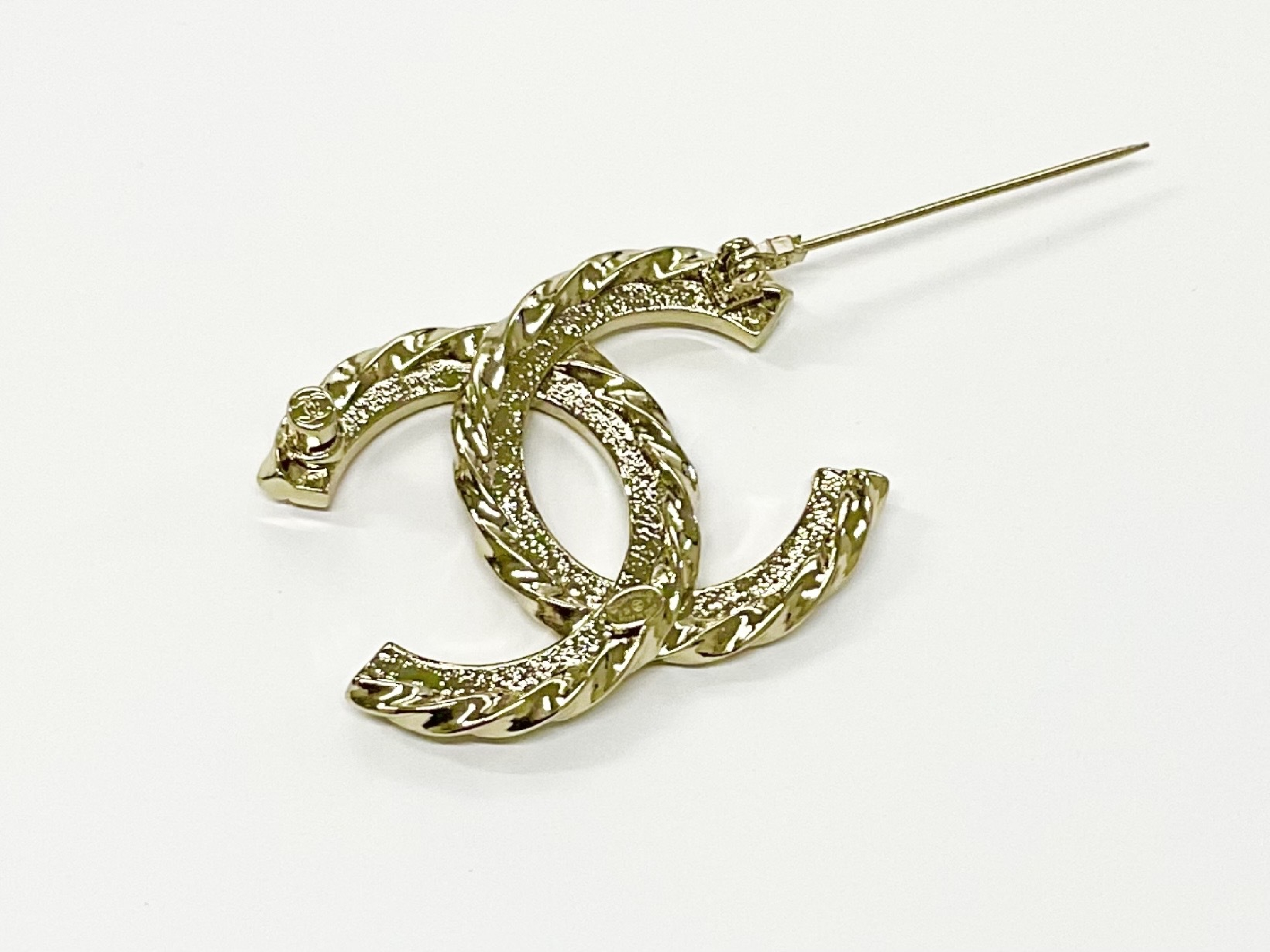 GP Brooch — view 3