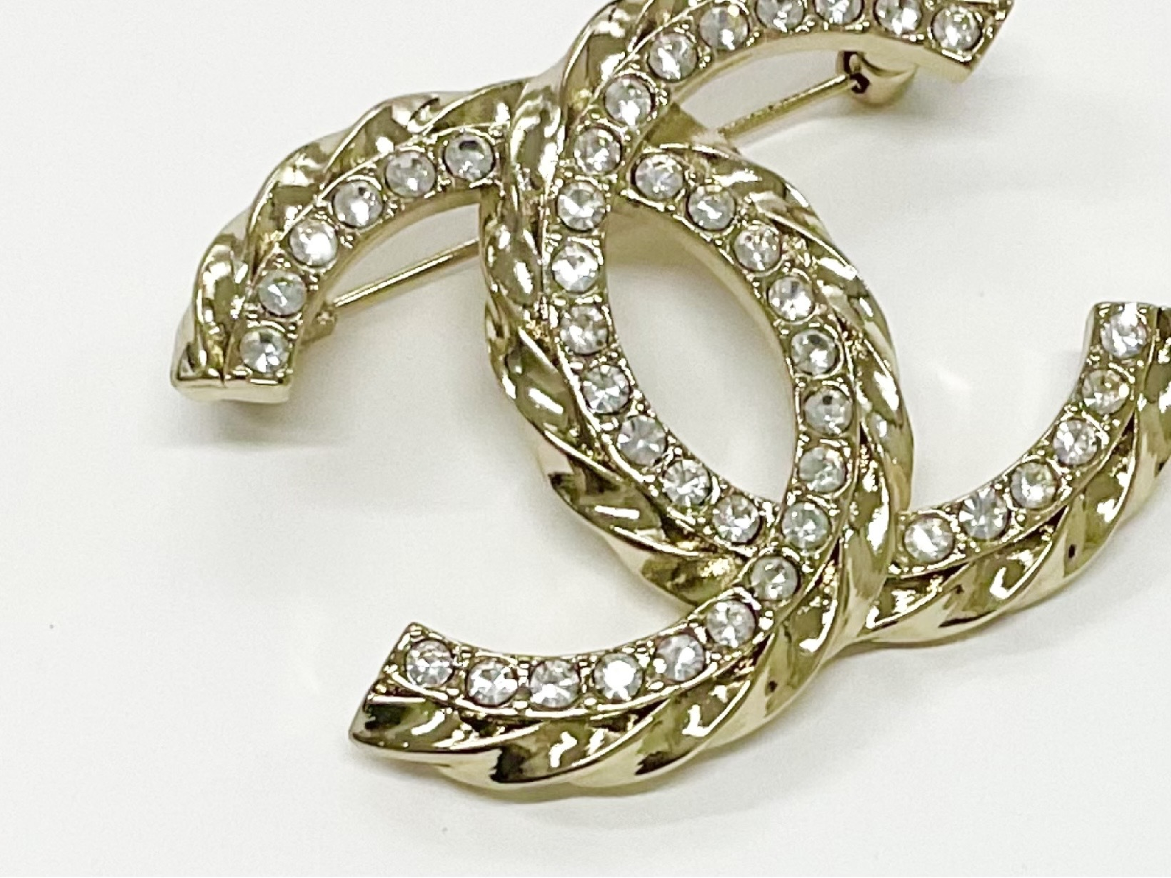 GP Brooch — view 5
