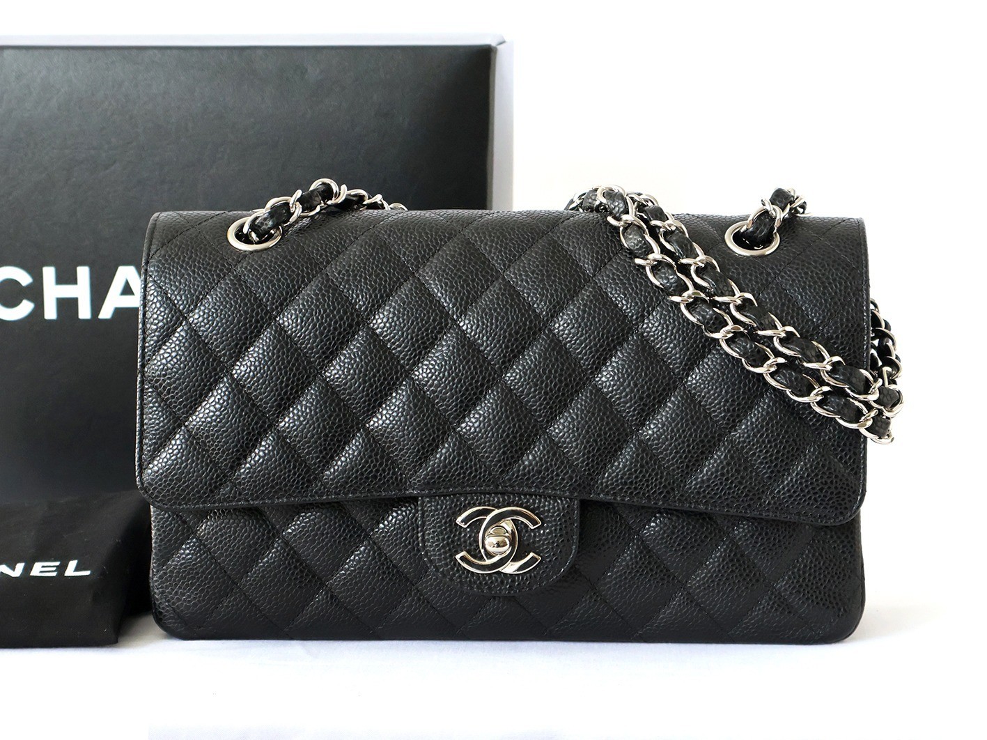 Caviar leather Matelassé 25 Double flap Double chain shoulder bag, black