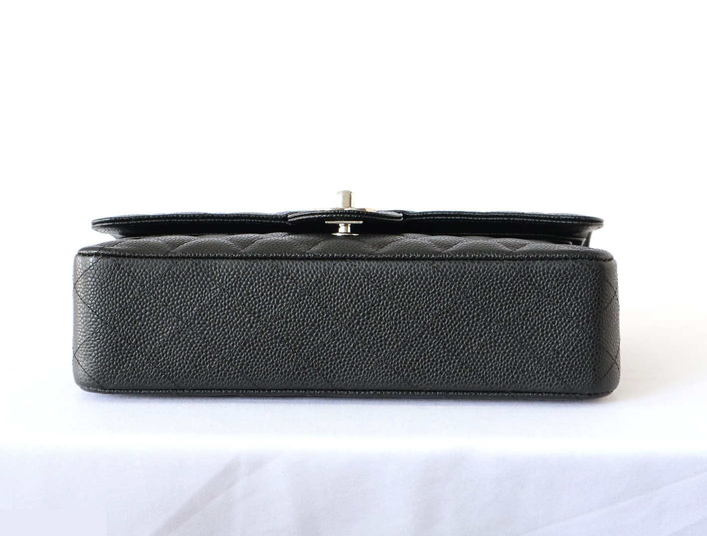 Caviar leather Matelassé 25 Double flap Double chain shoulder bag, black — view 5