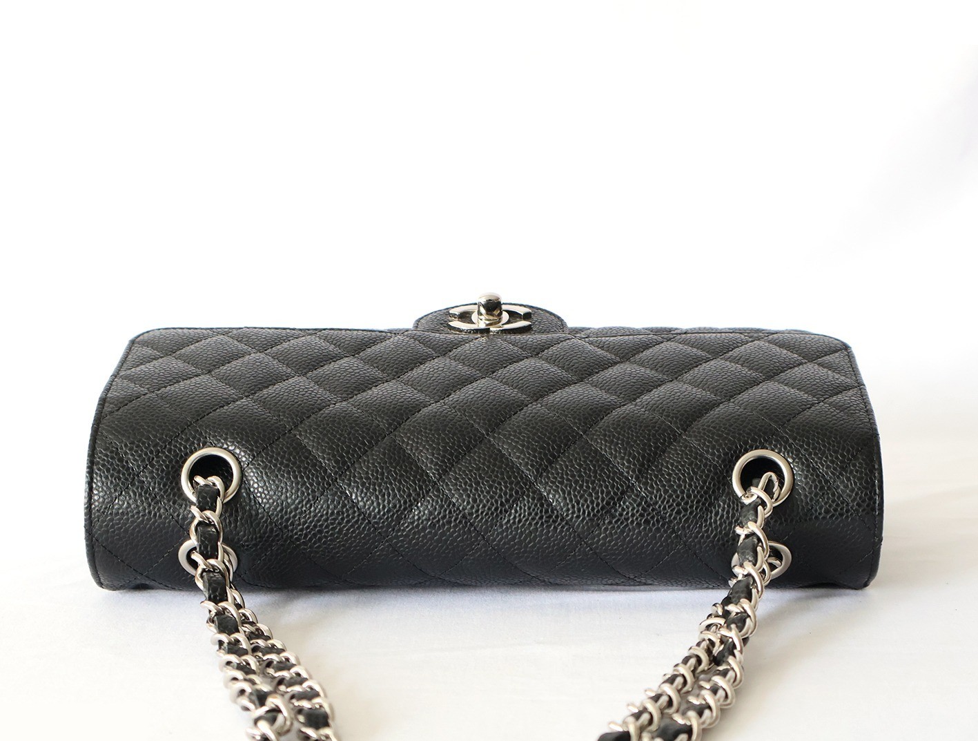 Caviar leather Matelassé 25 Double flap Double chain shoulder bag, black — view 8