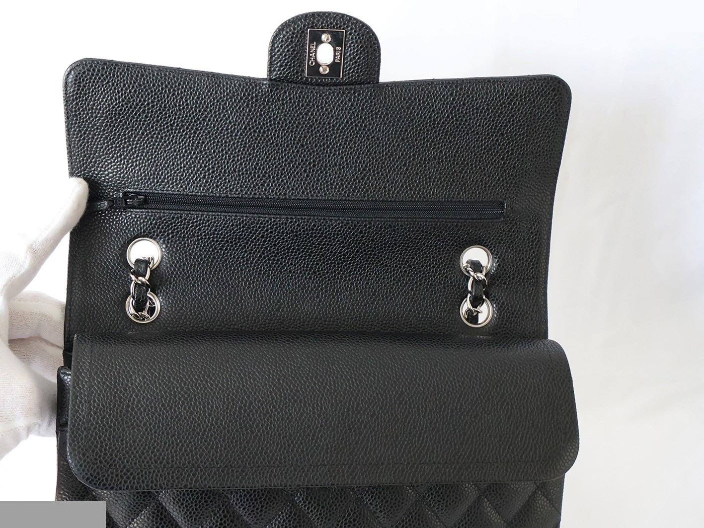 Caviar leather Matelassé 25 Double flap Double chain shoulder bag, black — view 10