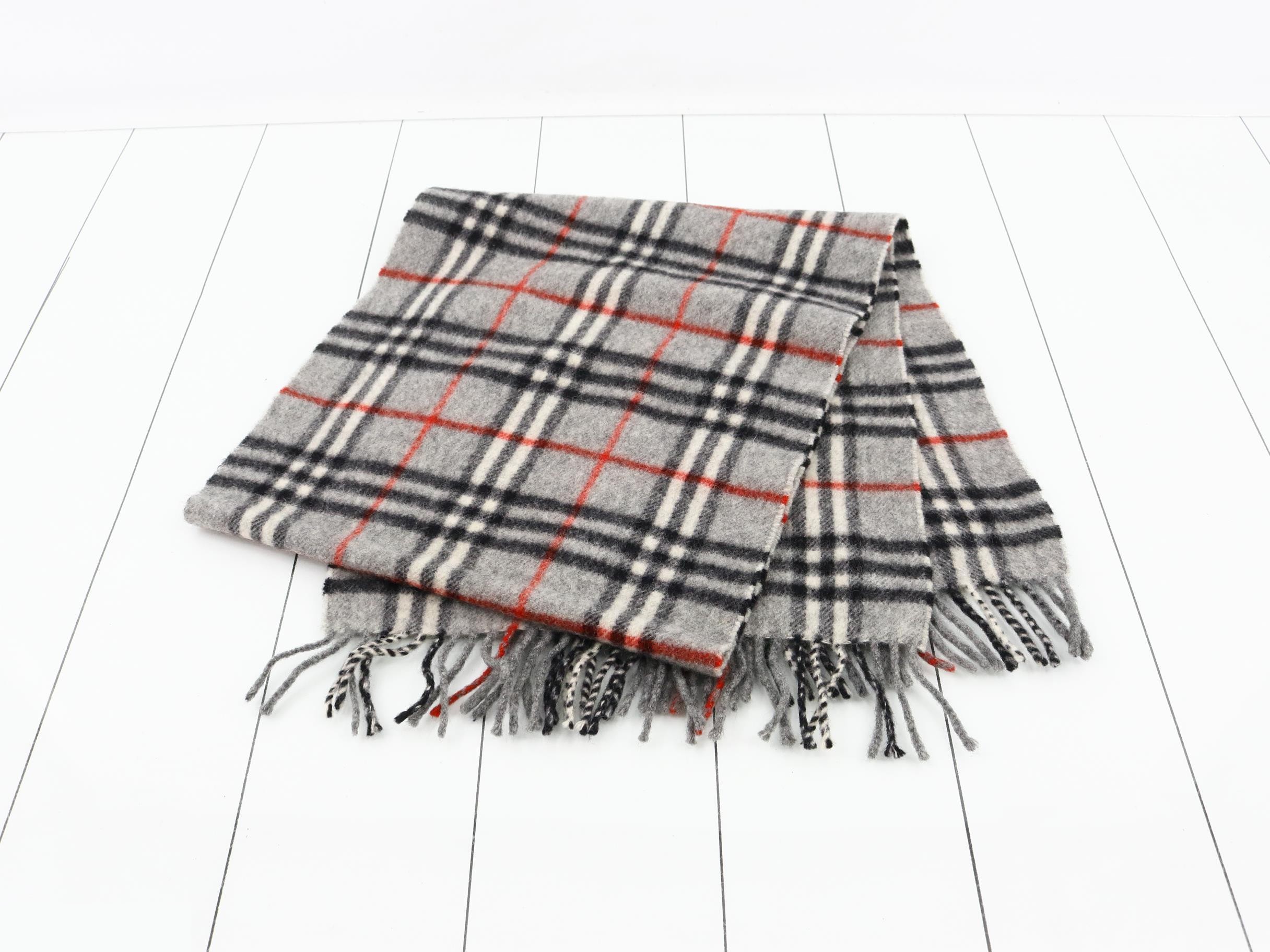 Other lines: Small items, accessories, and scarves — view 3
