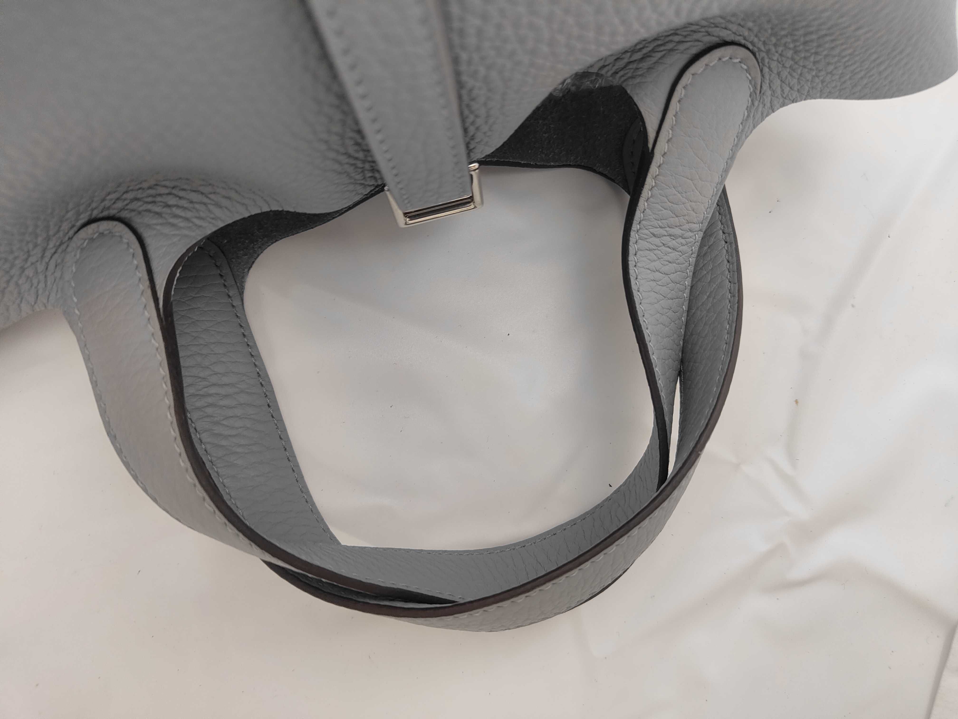 Picotin Lock PM Taurillon Clemence Leather Gris Pantin Tote Bag with Gold Stamp and Plain Hardware — view 3