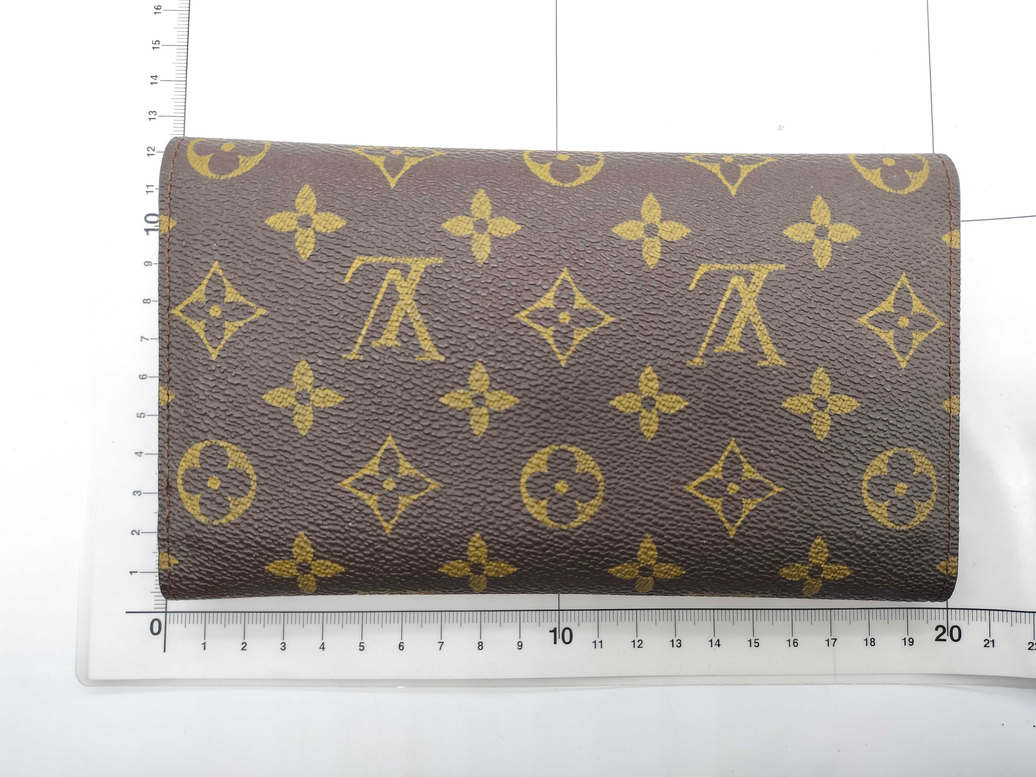 Monogram Portefeuille Tresor International Wallet — view 2