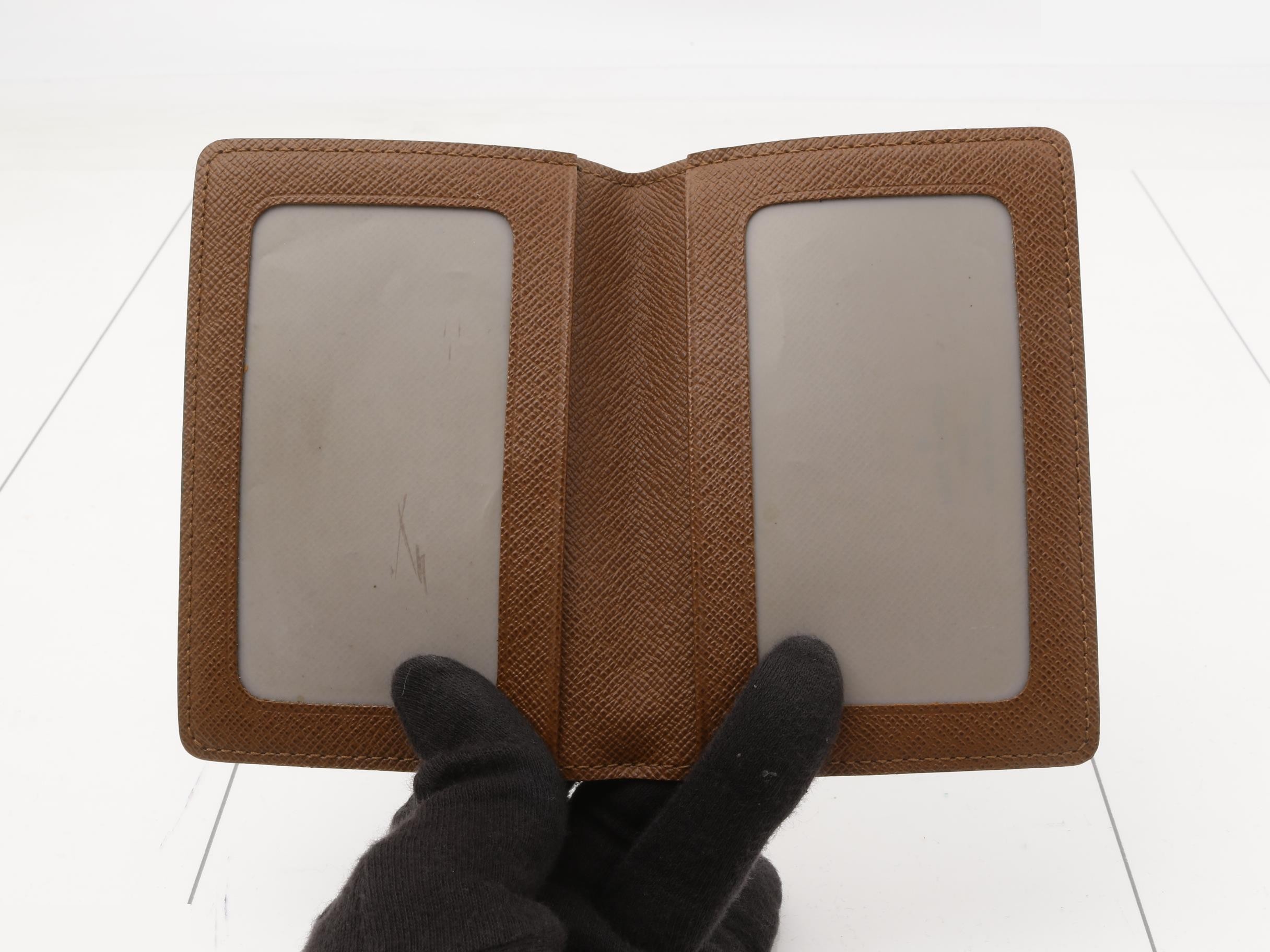Pass case — view 4