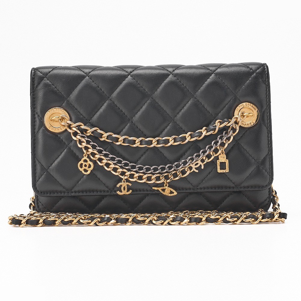 Lambskin Matelassé chain wallet with charm, black, gold hardware, serial number 28.