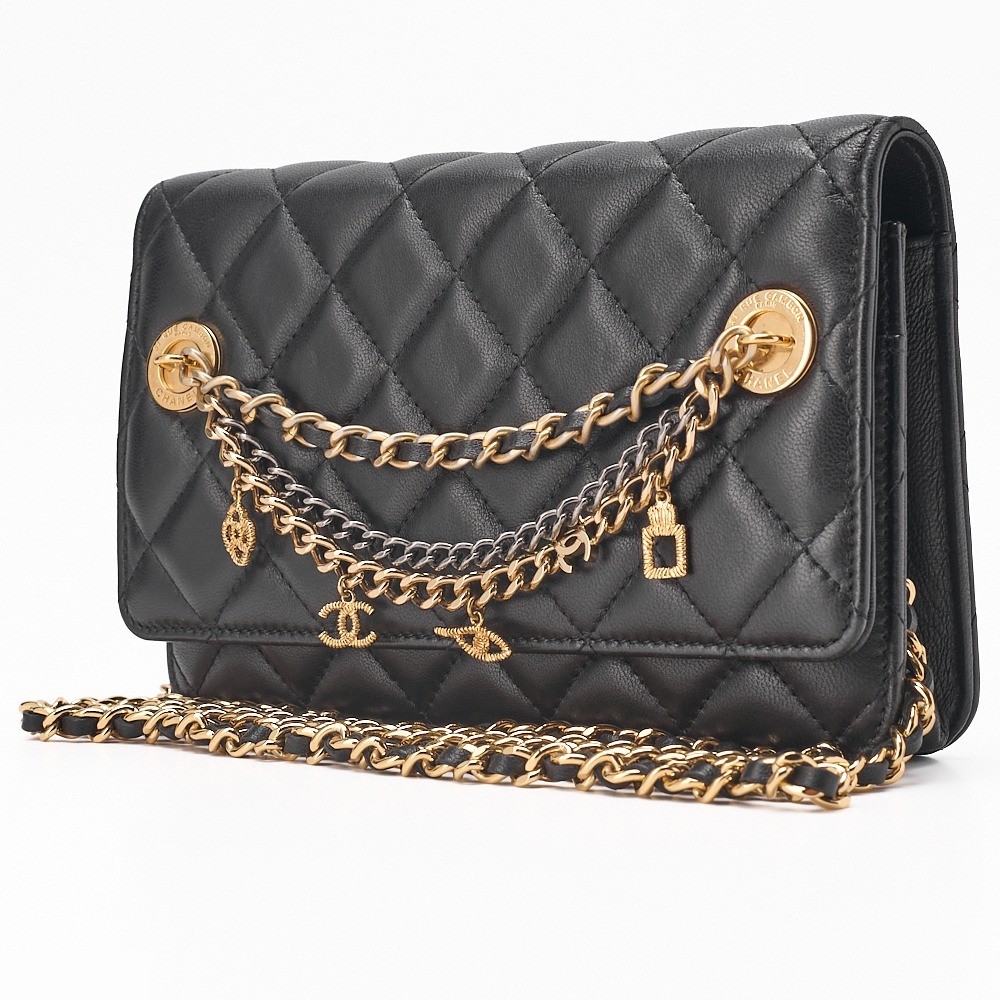 Lambskin Matelassé chain wallet with charm, black, gold hardware, serial number 28. — view 4