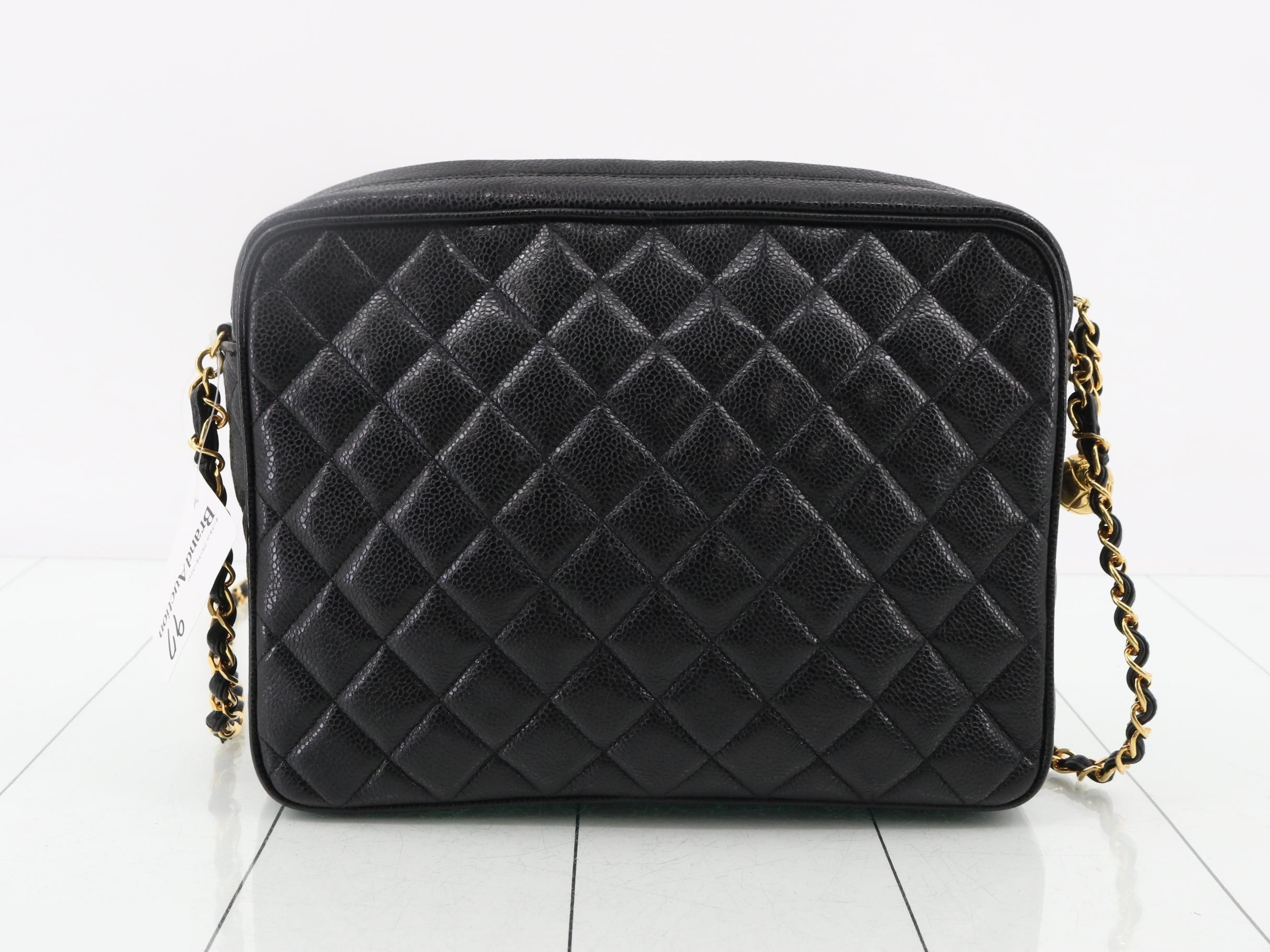 Matelassé Caviar Skin Turnlock Chain Shoulder Bag — view 2