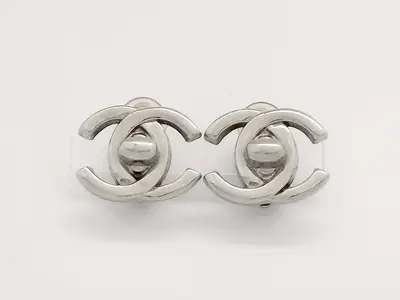 Coco Turnlock Silver Earrings