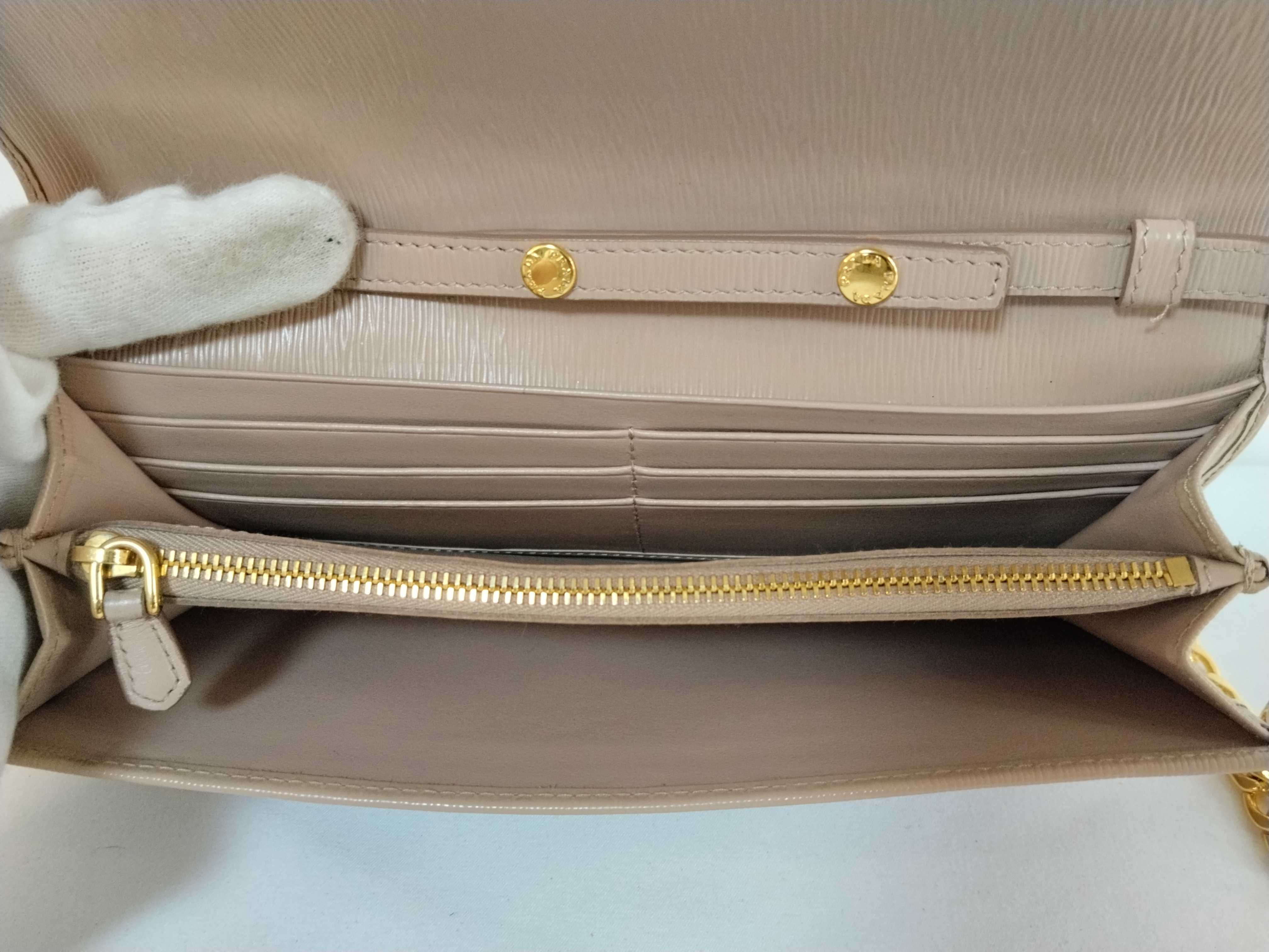 Chain Wallet Shoulder Bag Pink — view 11