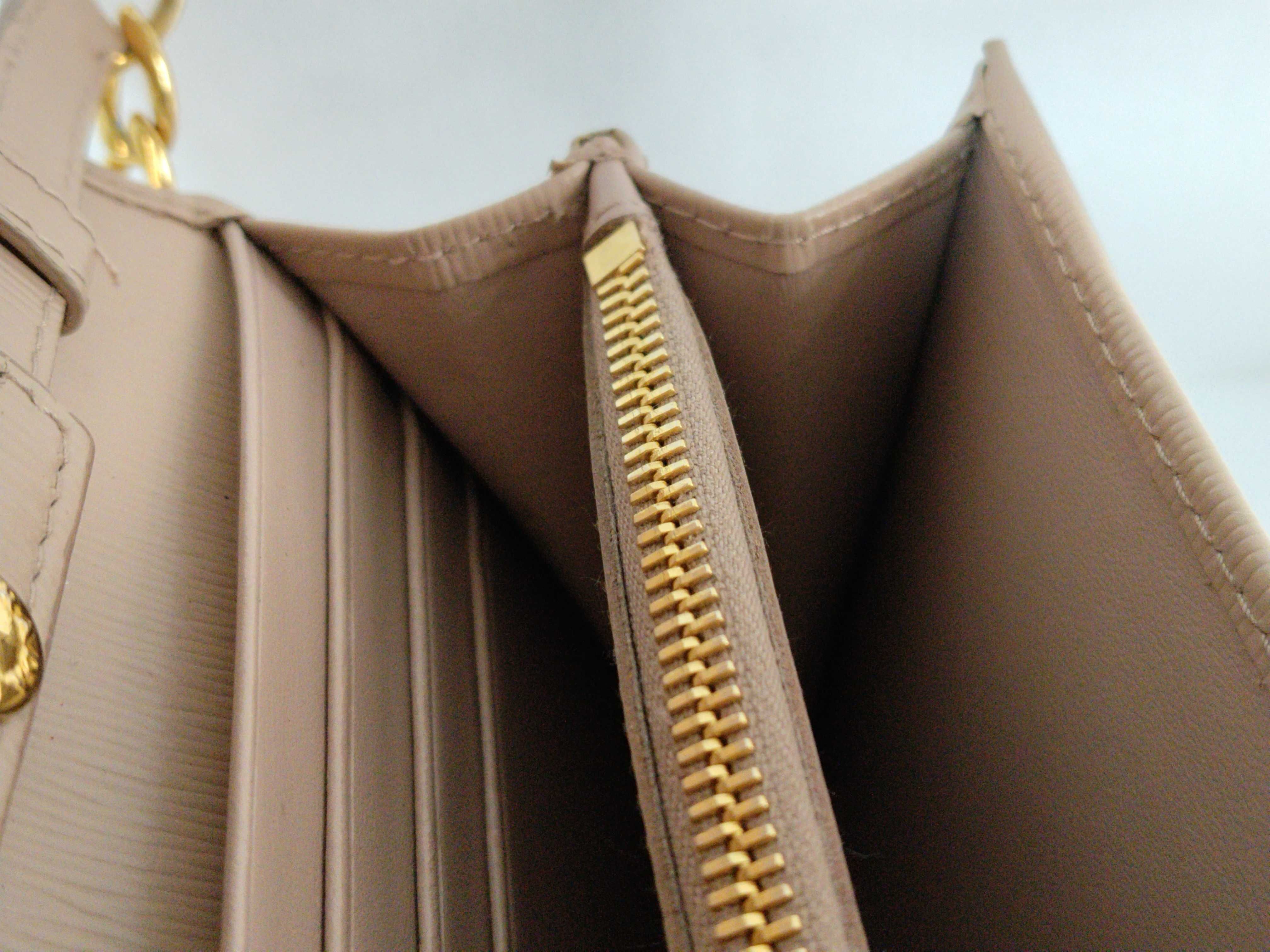 Chain Wallet Shoulder Bag Pink — view 8