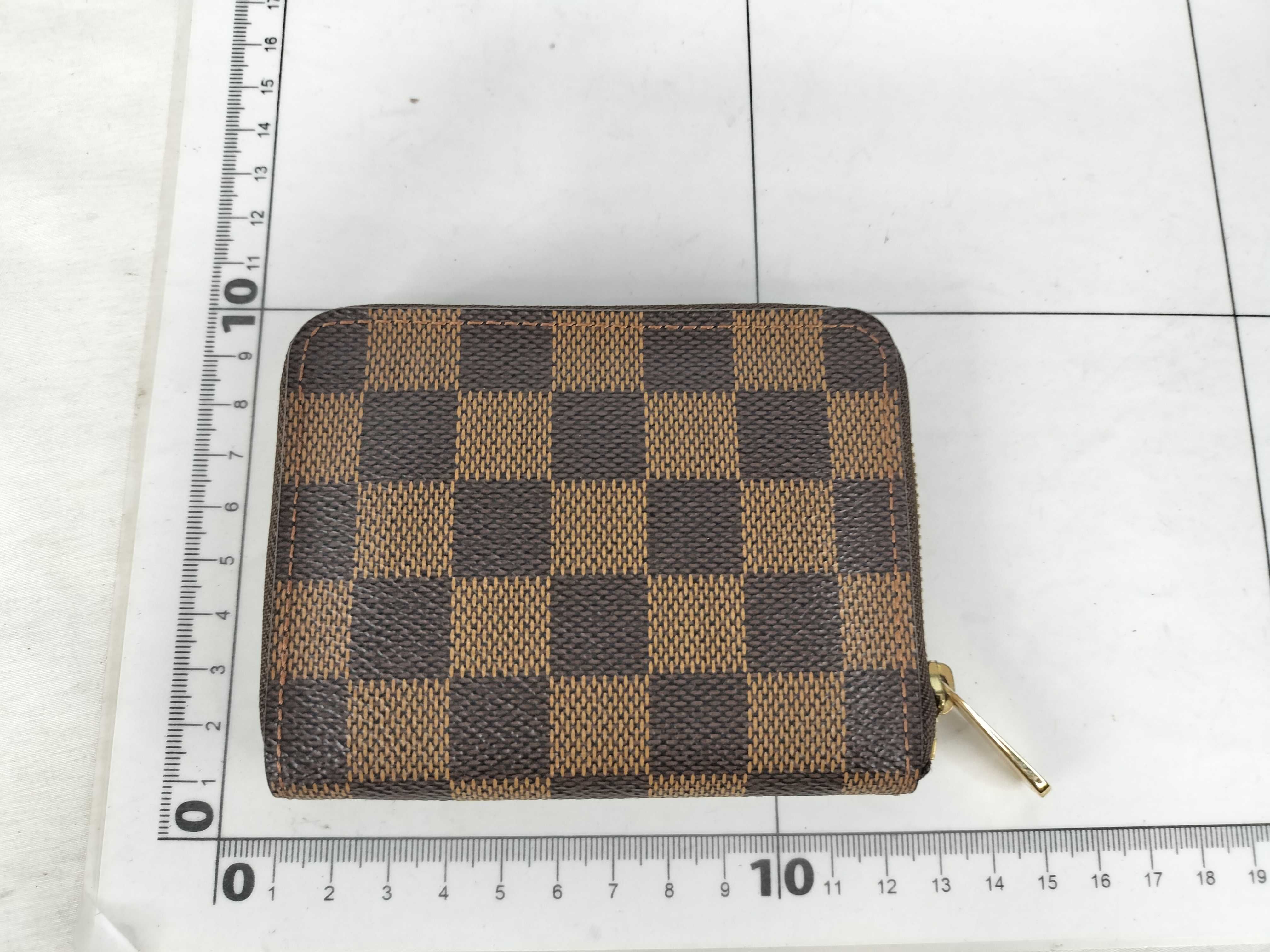 Damier Louis Vuitton wallet coin case — view 2