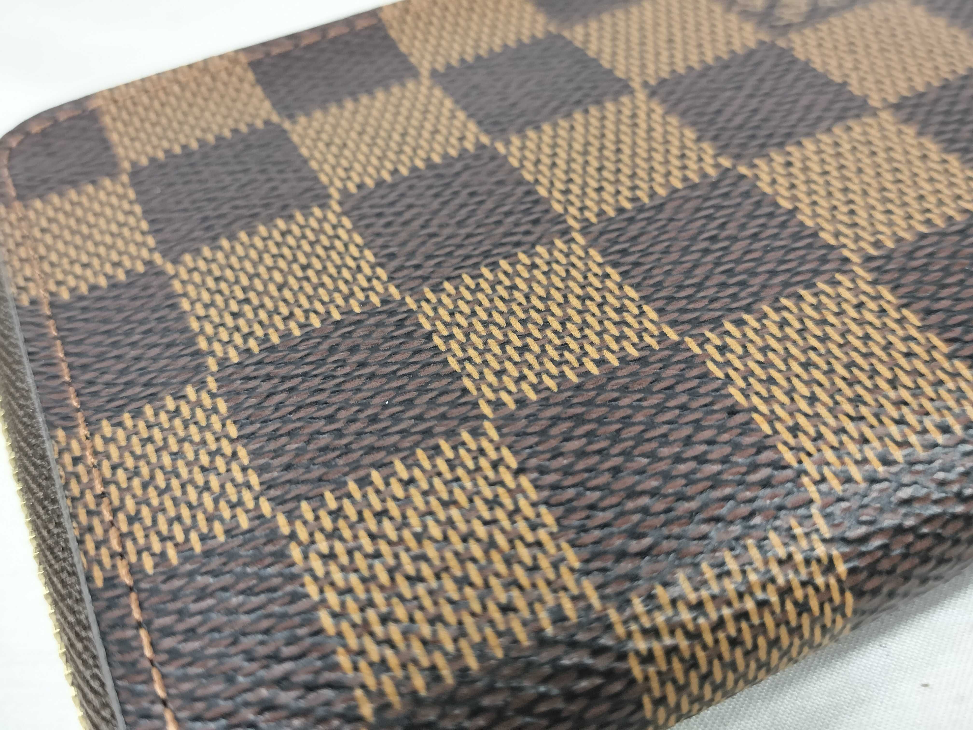 Damier Louis Vuitton wallet coin case — view 12