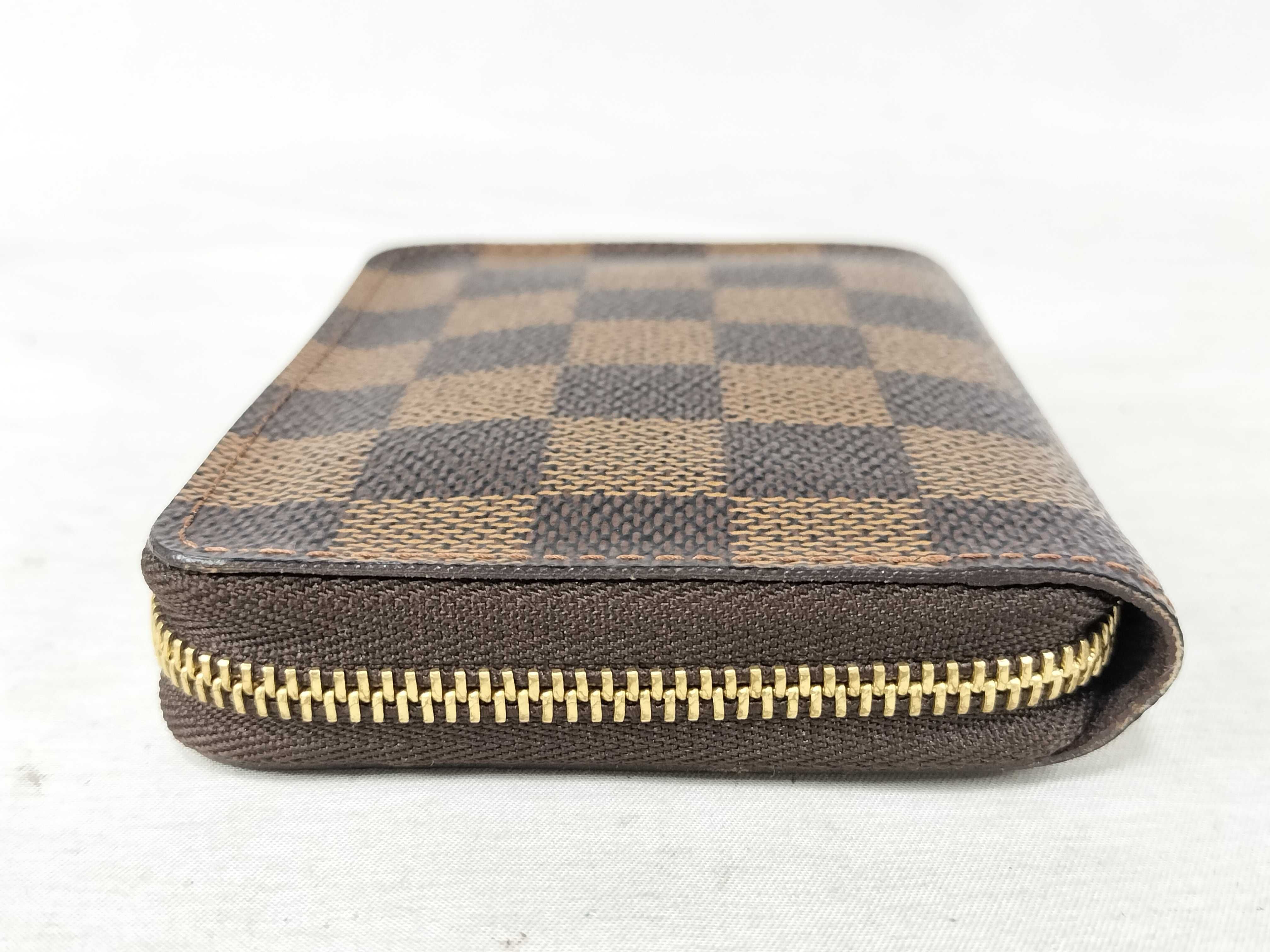 Damier Louis Vuitton wallet coin case — view 5