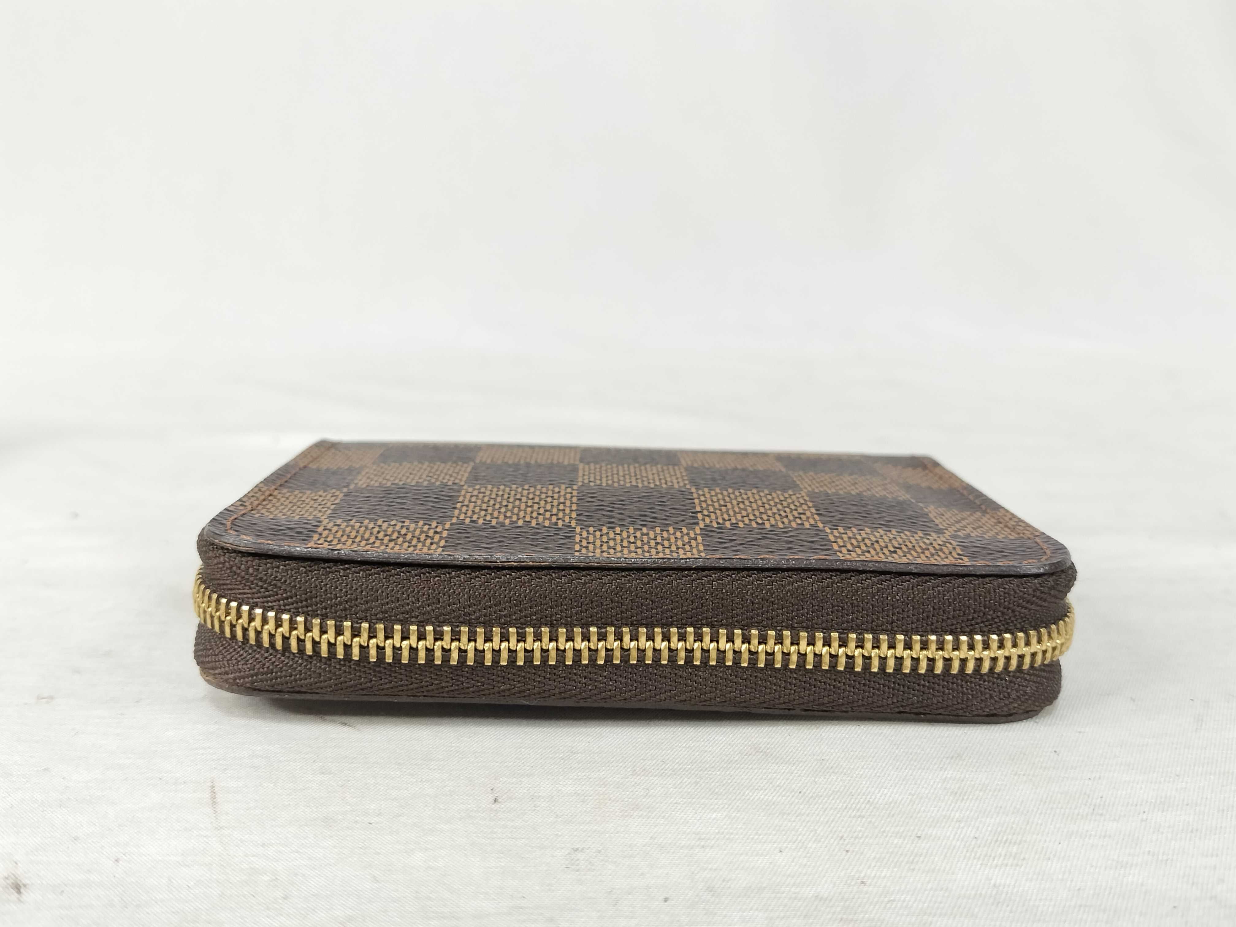 Damier Louis Vuitton wallet coin case — view 6