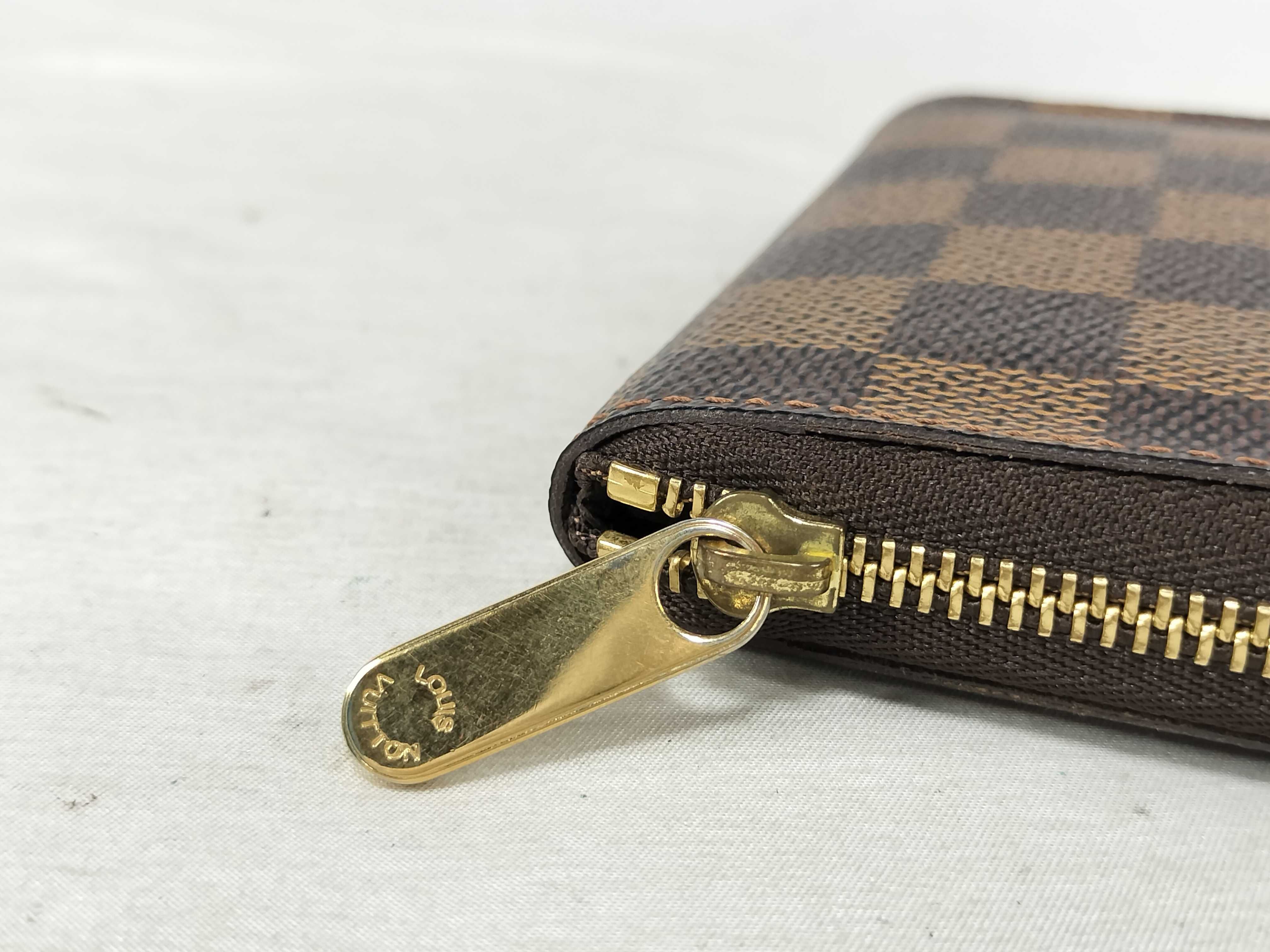 Damier Louis Vuitton wallet coin case — view 7