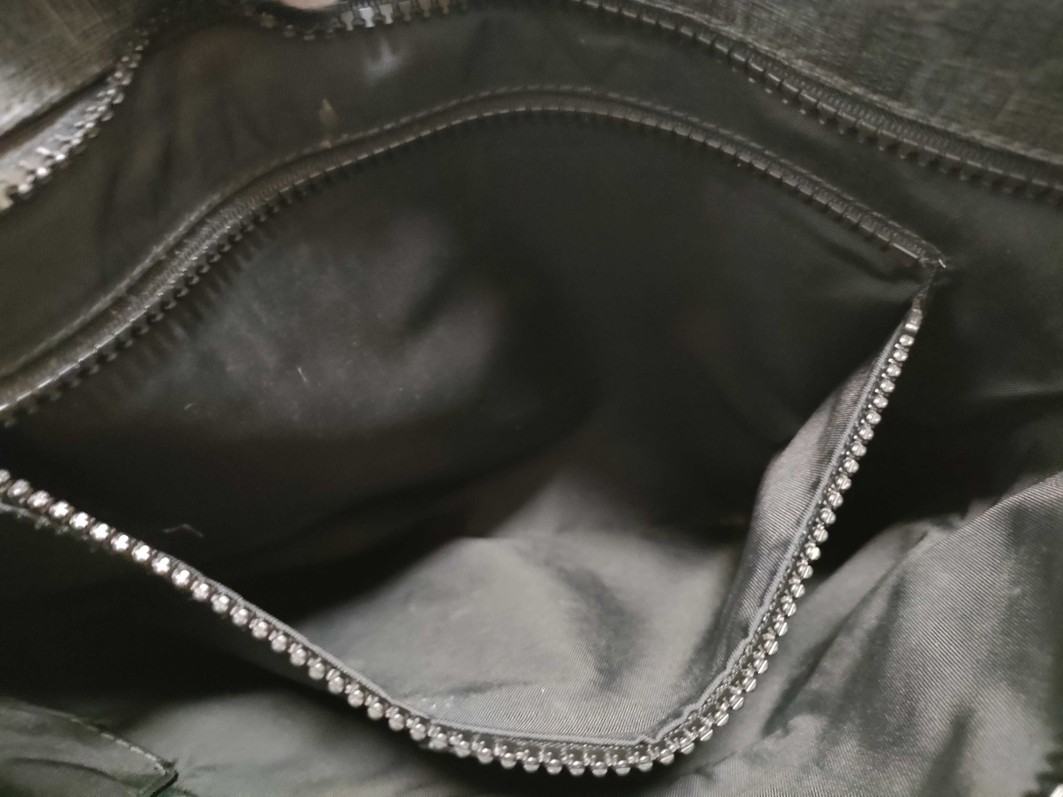 GG Supreme Shoulder Bag — view 11