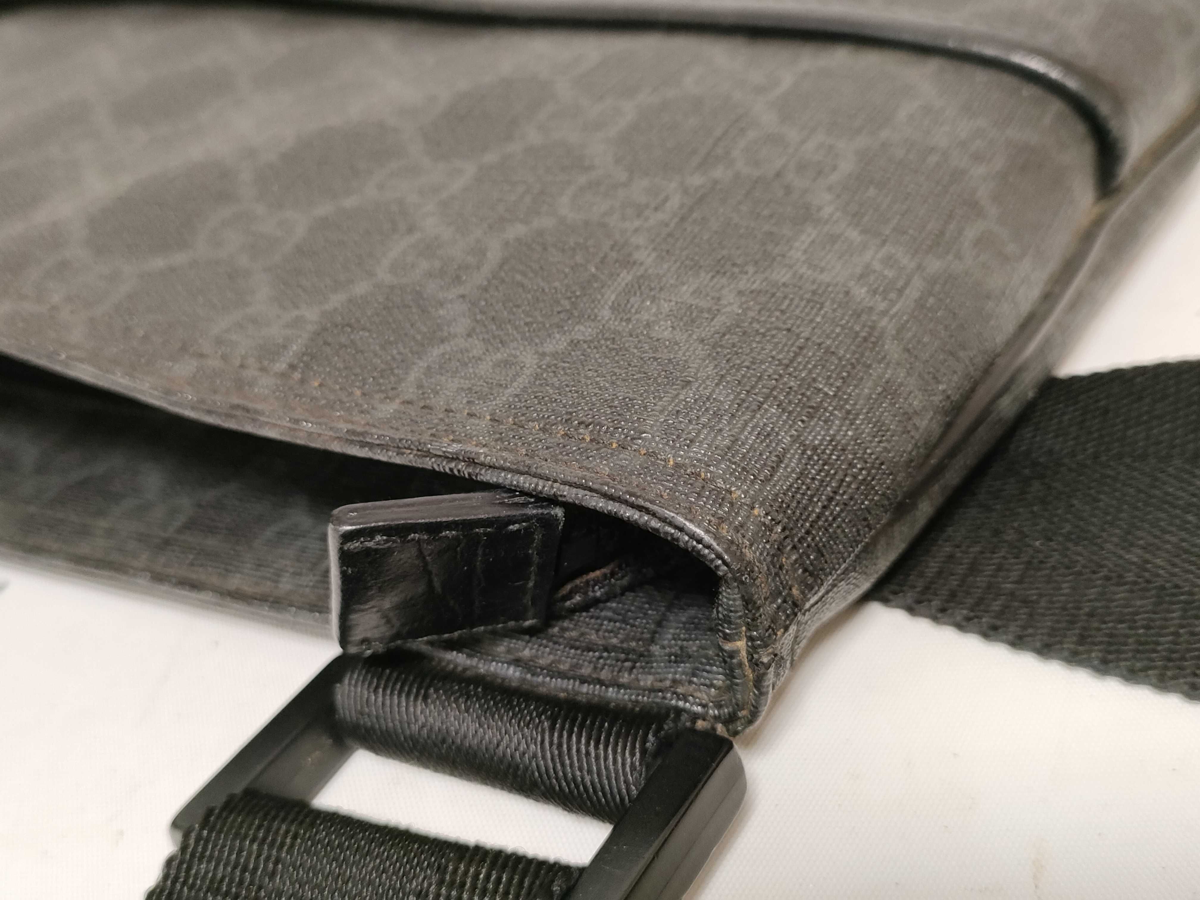 GG Supreme Shoulder Bag — view 13