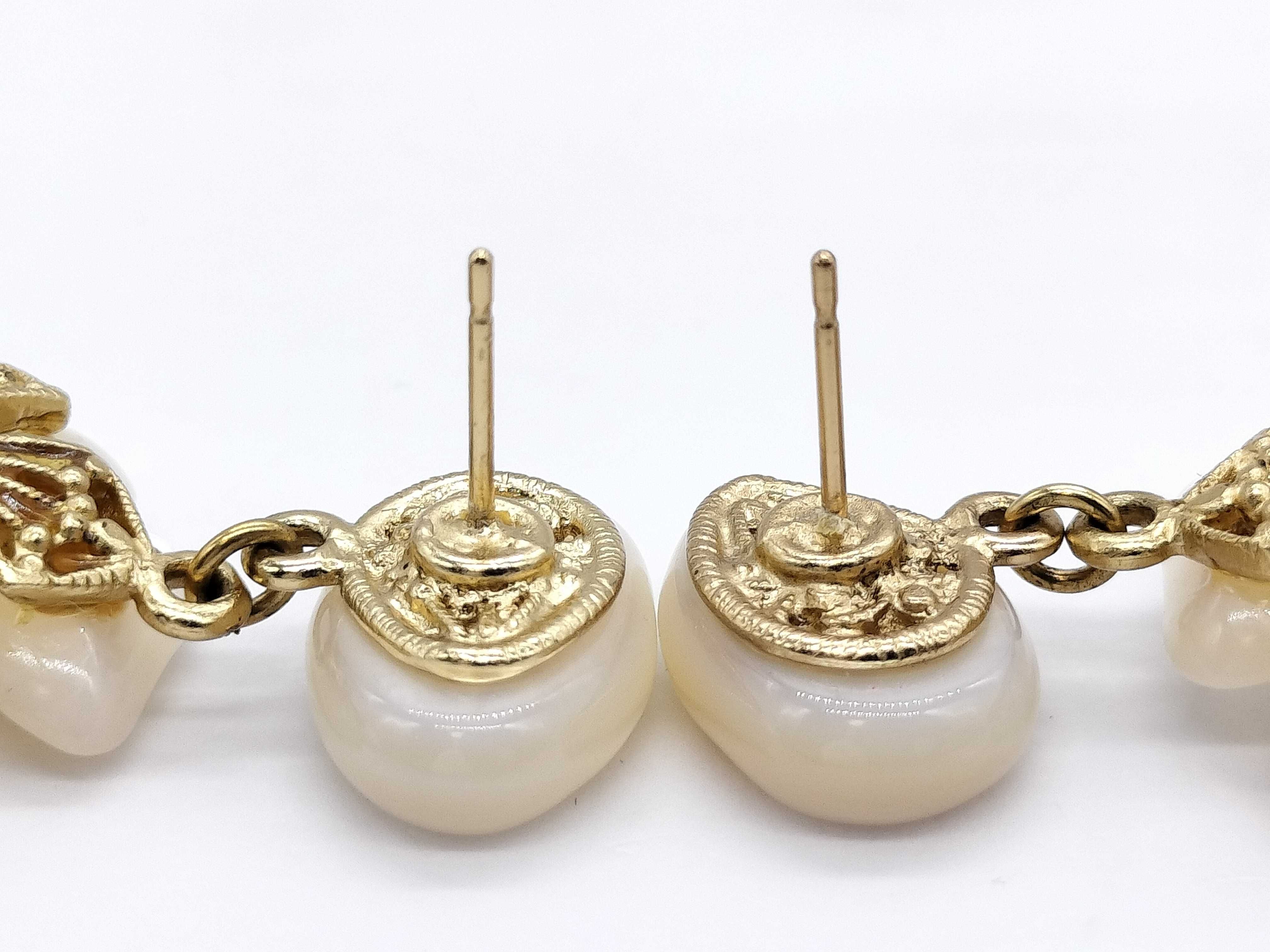 Camellia Shell Camellia White Earrings 01A Earrings — view 7